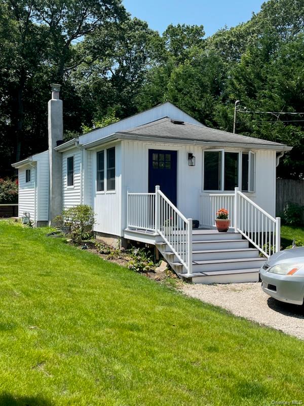 33 Goldenrod Avenue, Northport, NY 11768