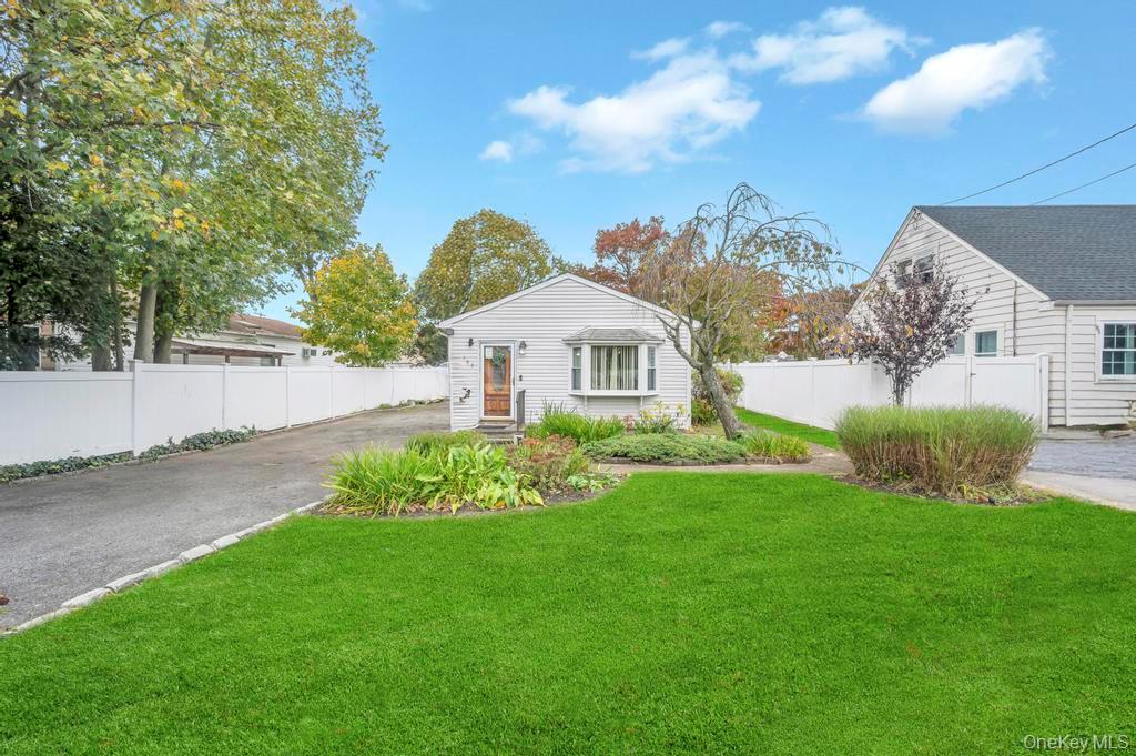 182 Commack Road, Deer Park, NY 11729