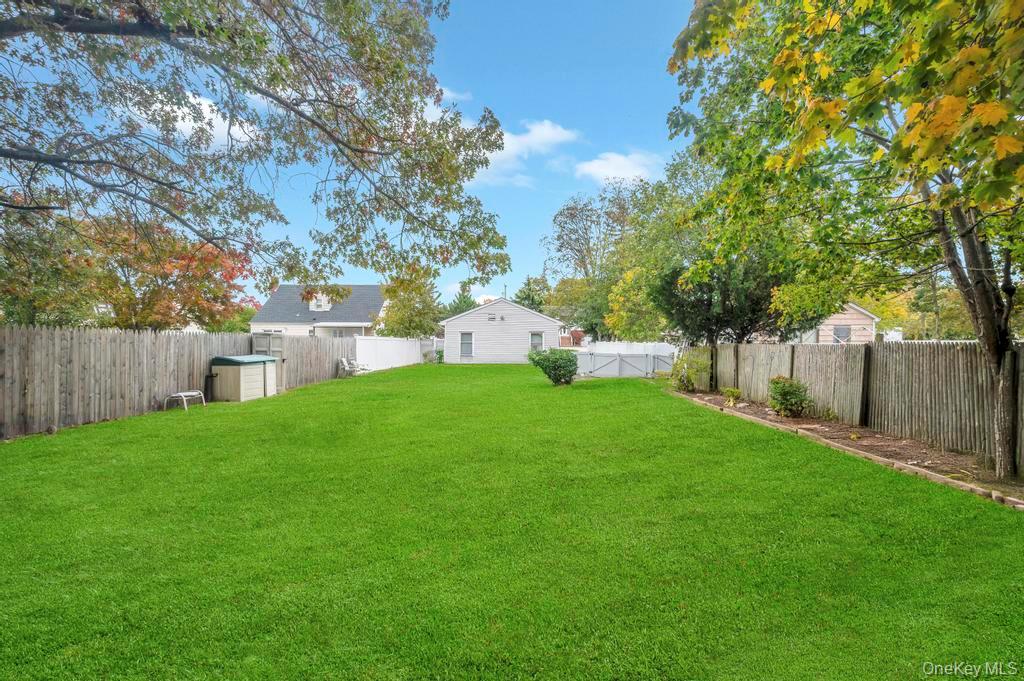 182 Commack Road, Deer Park, NY 11729