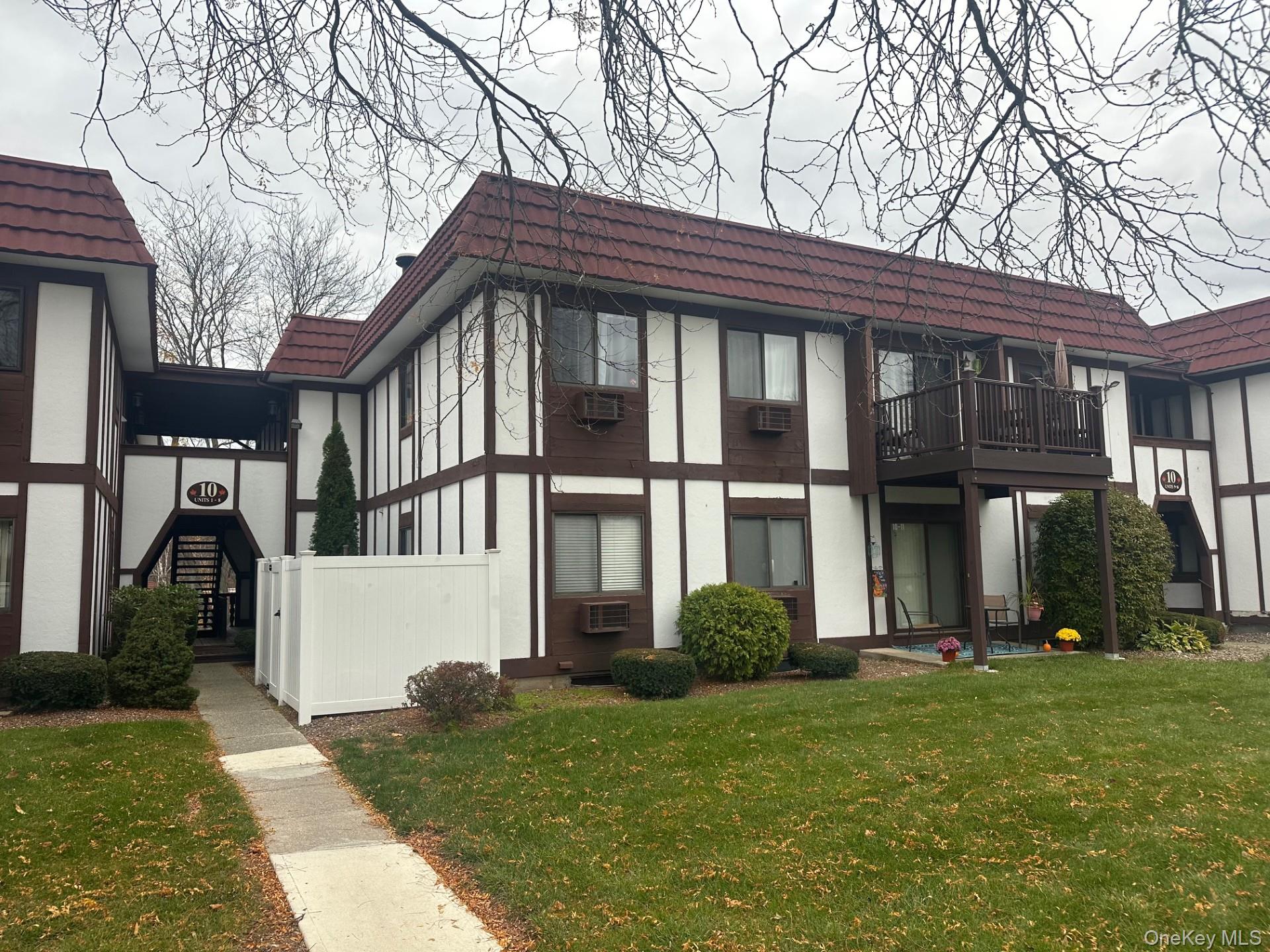 10 Skyline Drive # 8, Fishkill, NY 12524