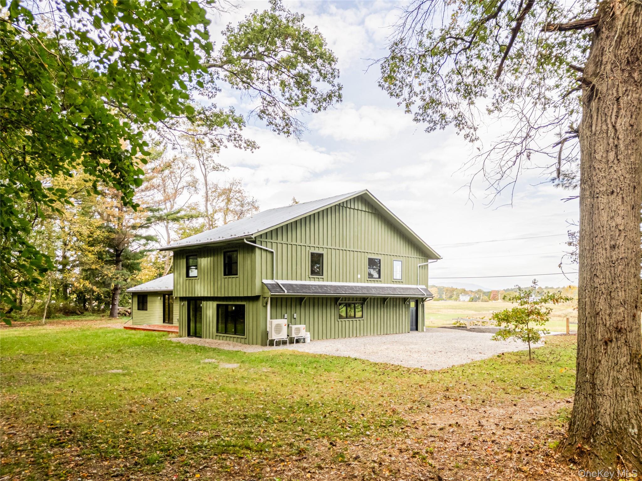 84 Rockefeller Lane, Red Hook, NY 12571