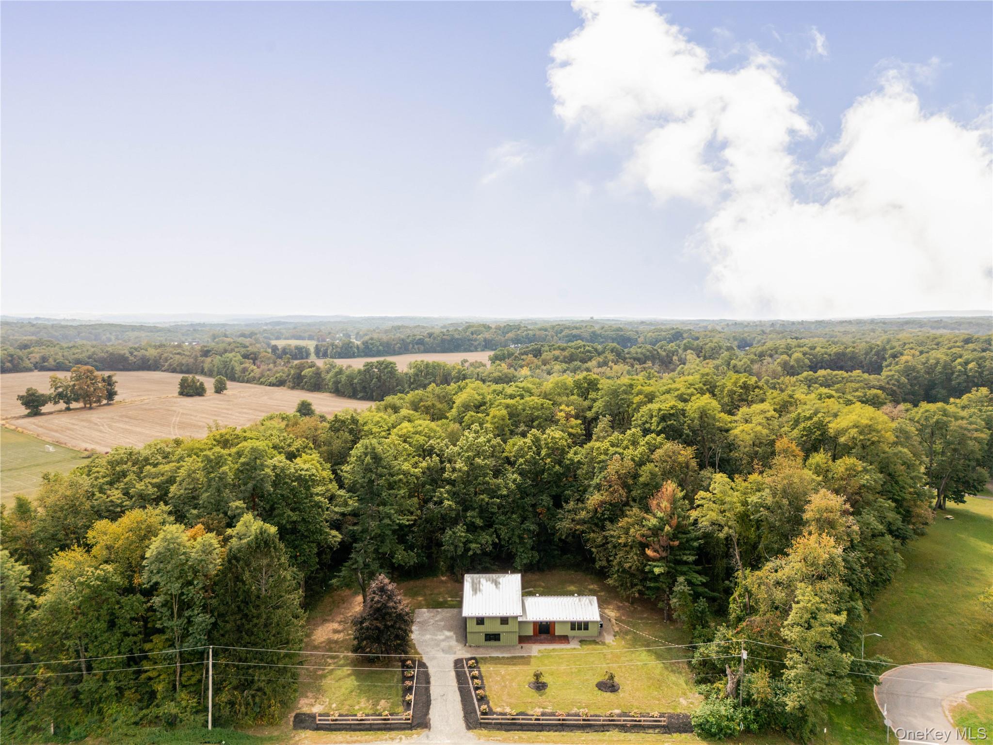 84 Rockefeller Lane, Red Hook, NY 12571