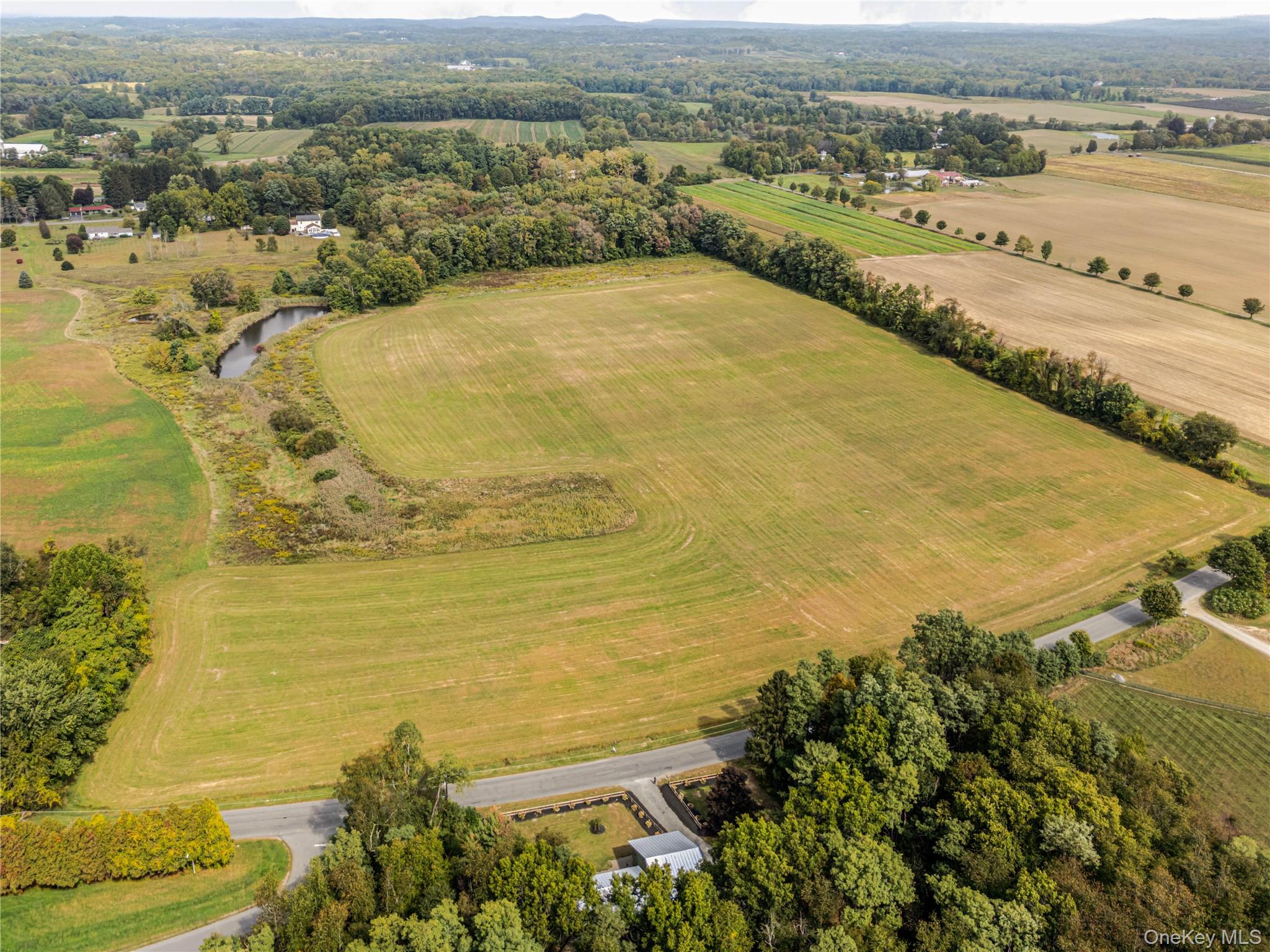 84 Rockefeller Lane, Red Hook, NY 12571