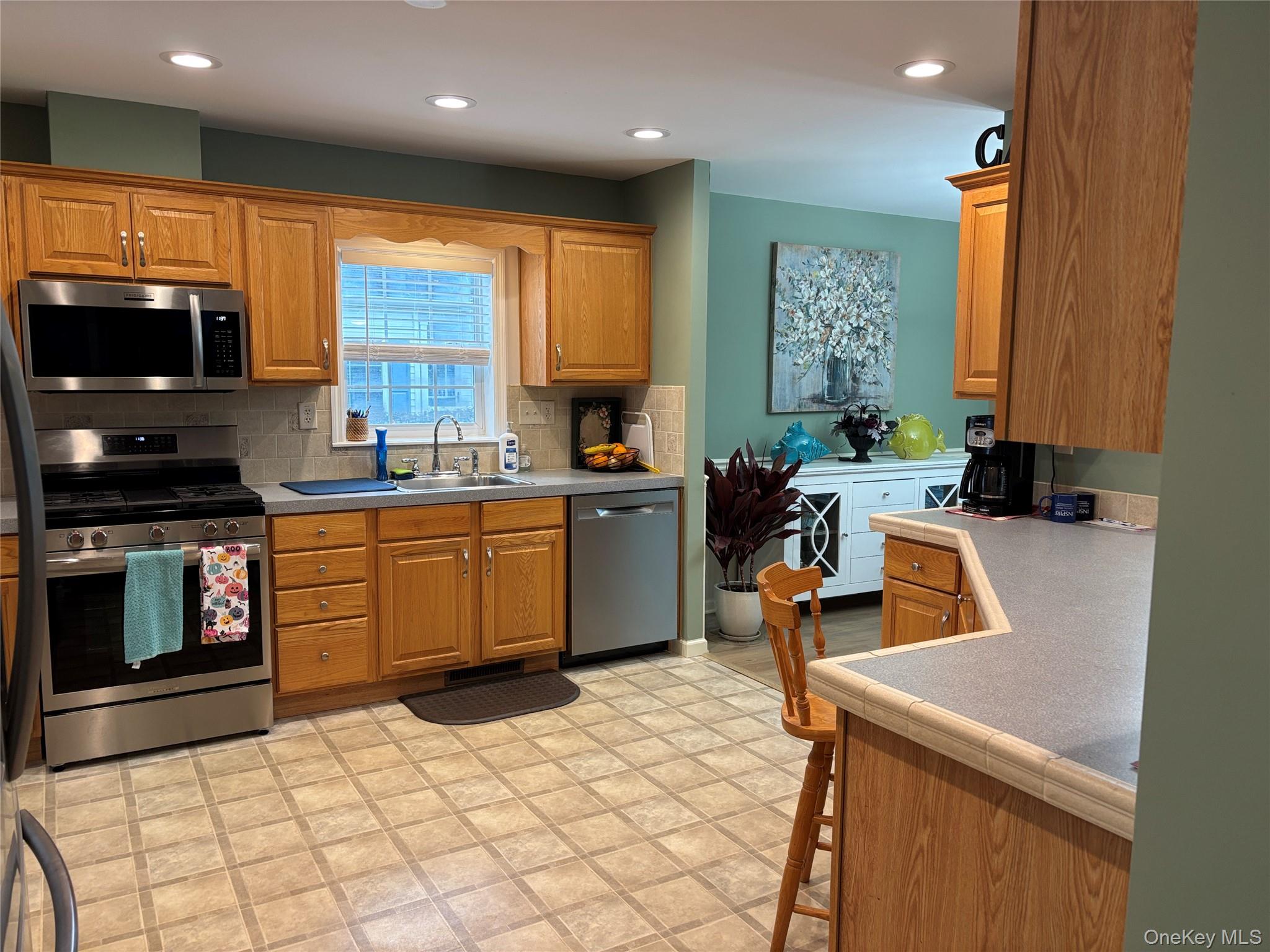 1661 Old Country Road # 506, Riverhead, NY 11901