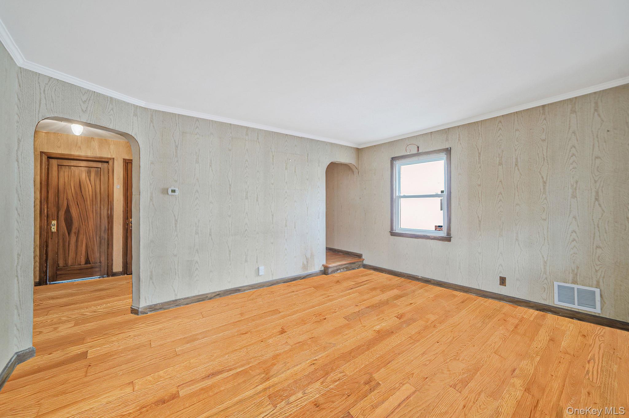 15 Berkshire Road, Merrick, NY 11566