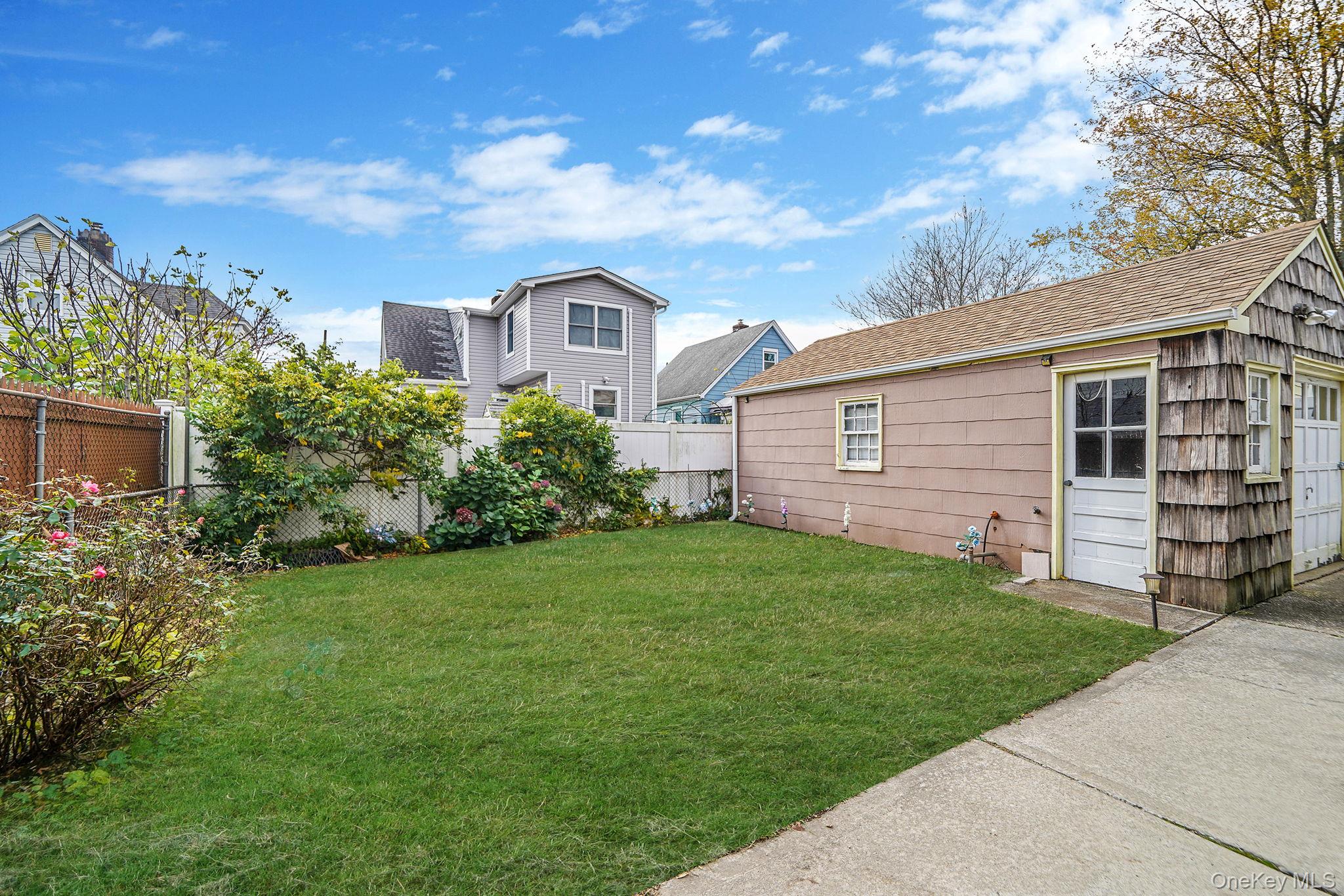 15 Berkshire Road, Merrick, NY 11566