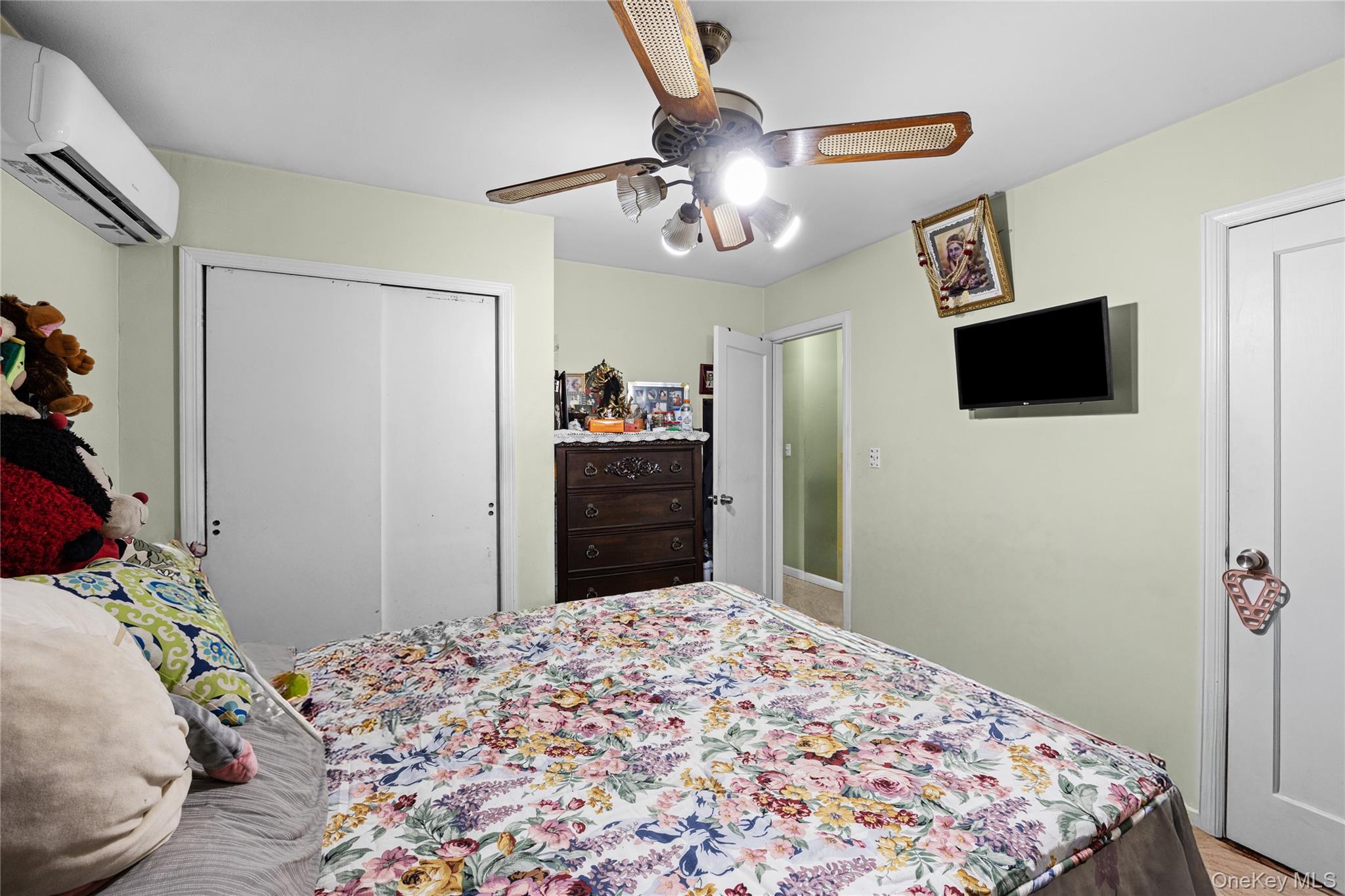 24612 86th Road, Bellerose, NY 11426