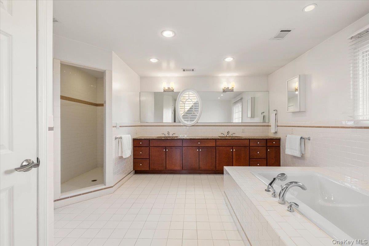 60 Haviland Lane, White Plains, NY 10605