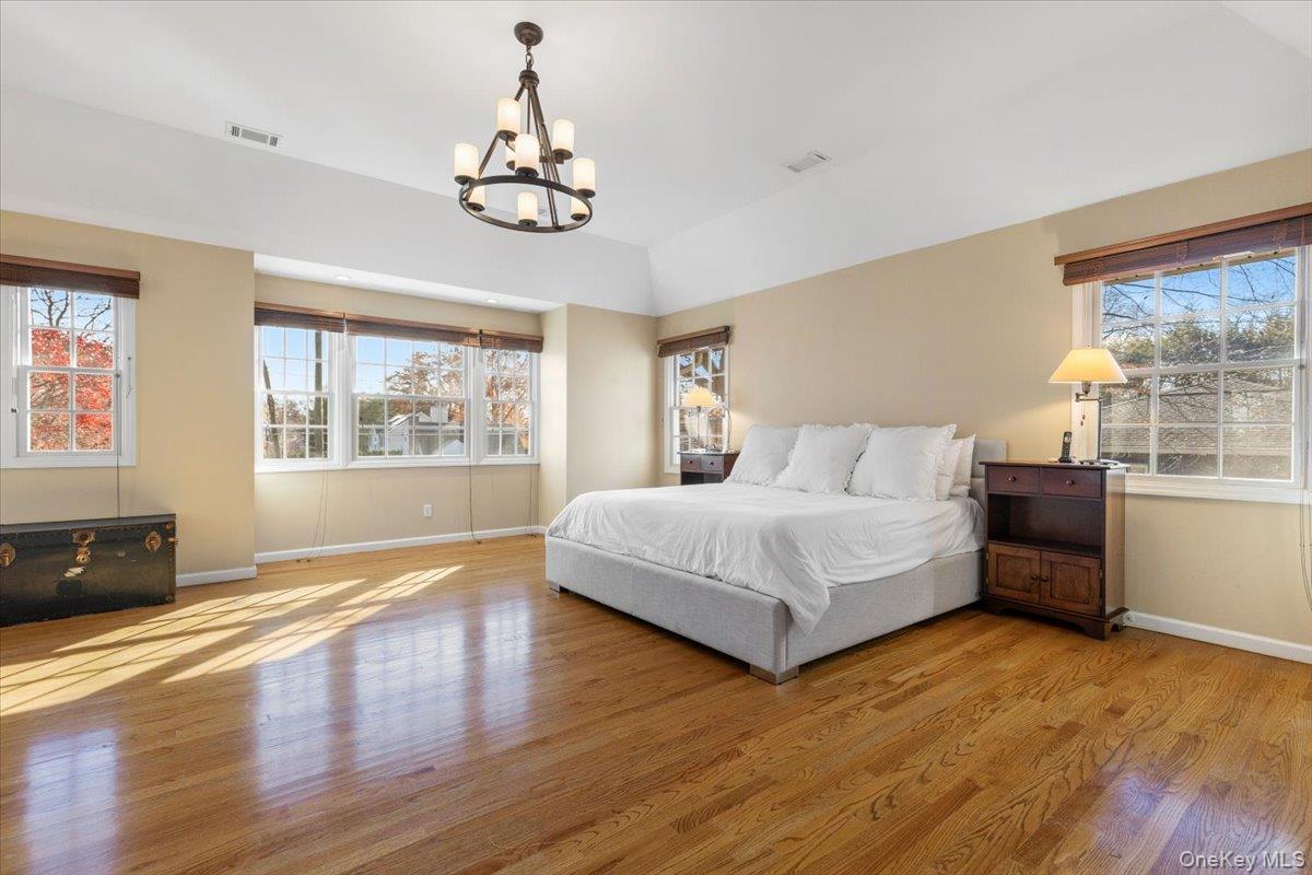 60 Haviland Lane, White Plains, NY 10605