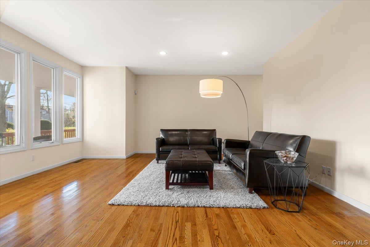 60 Haviland Lane, White Plains, NY 10605