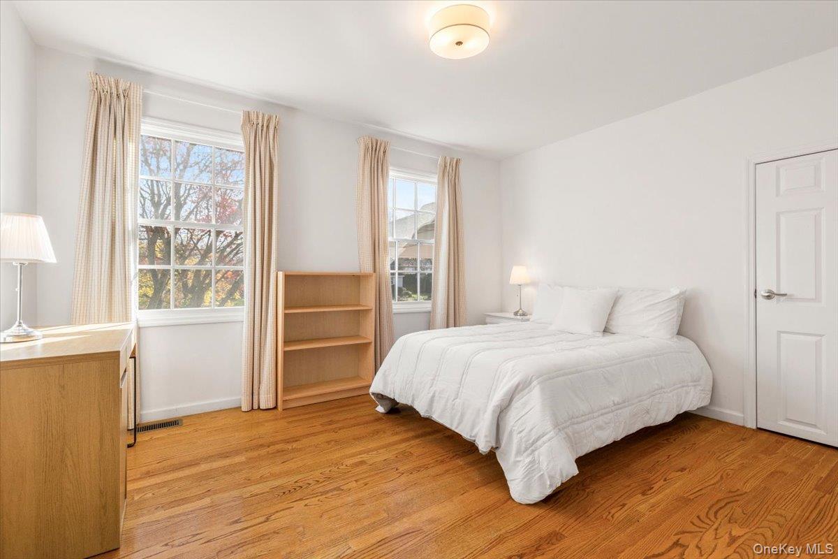 60 Haviland Lane, White Plains, NY 10605