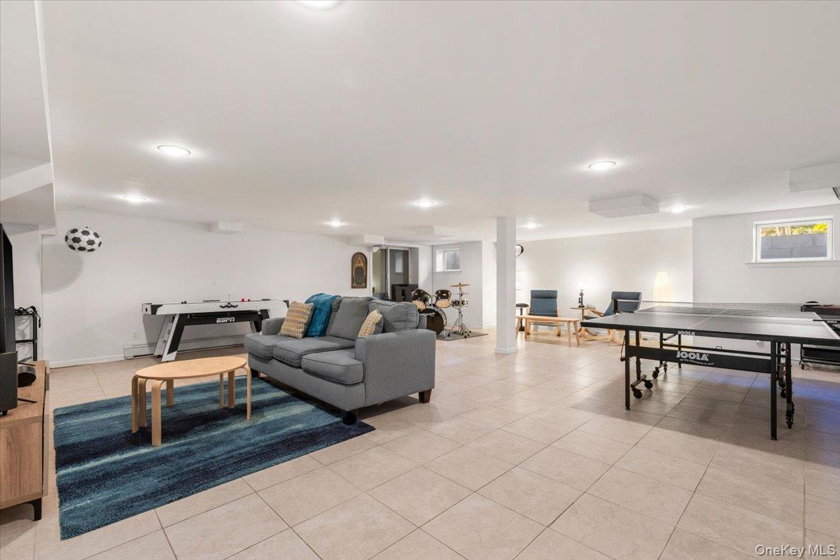 60 Haviland Lane, White Plains, NY 10605