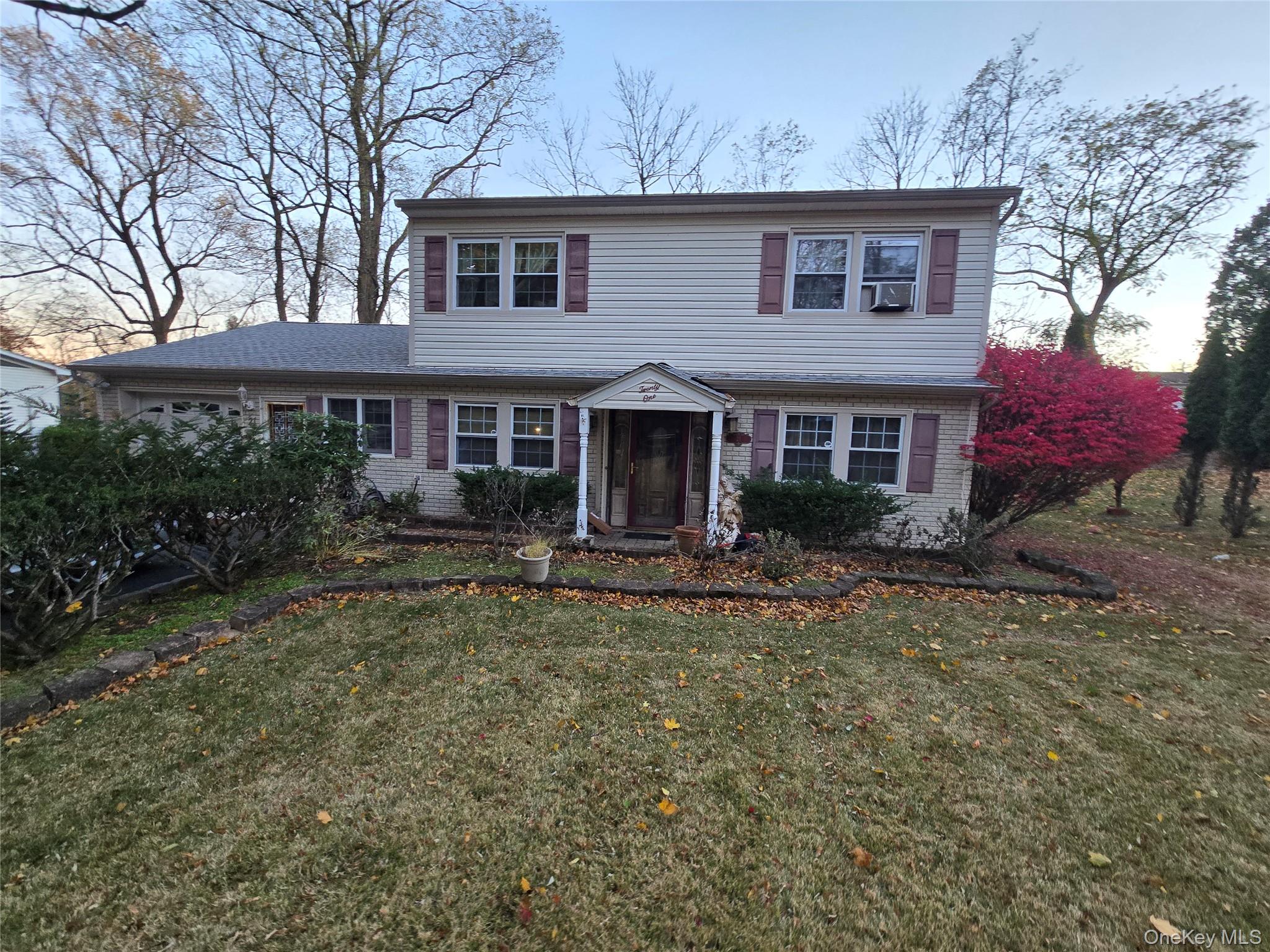 21 Carriage Lane, Hillcrest, NY 10977