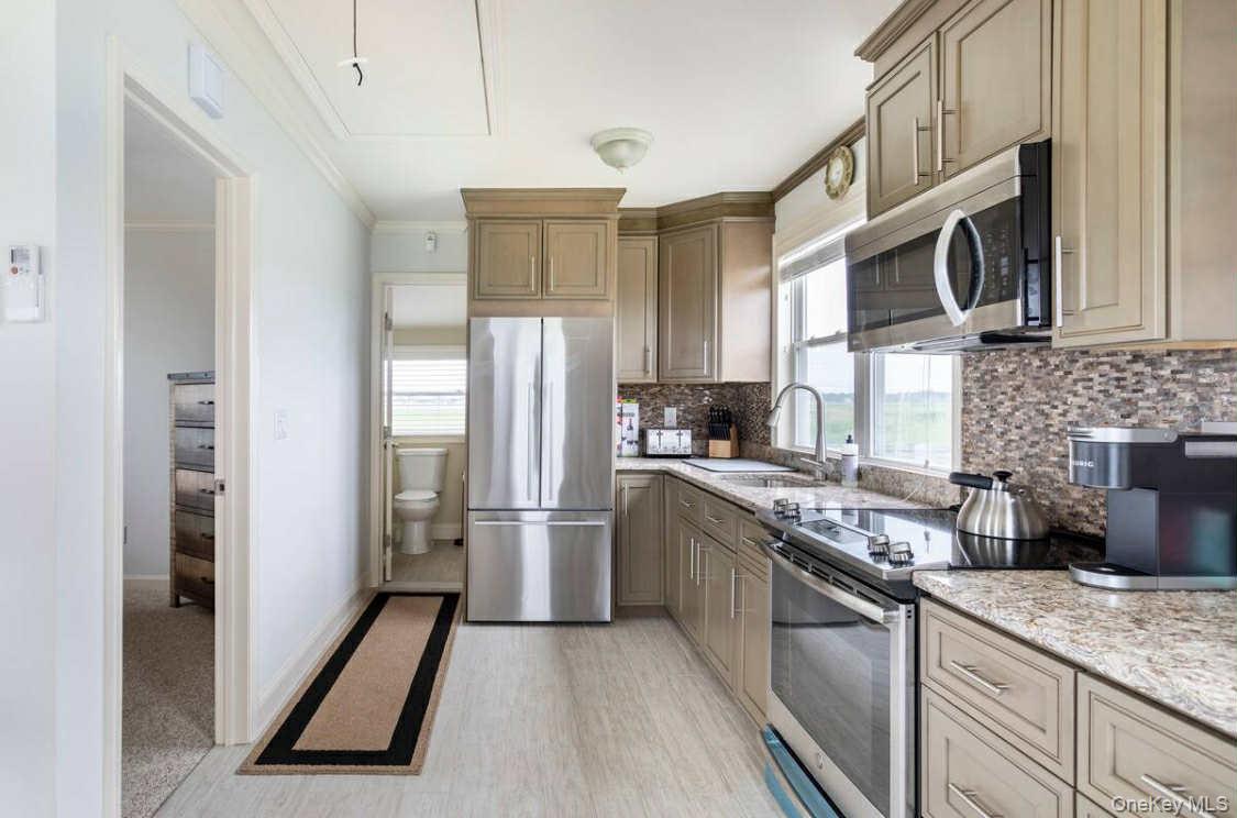 14 Huntington Drive, Mastic Beach, NY 11951