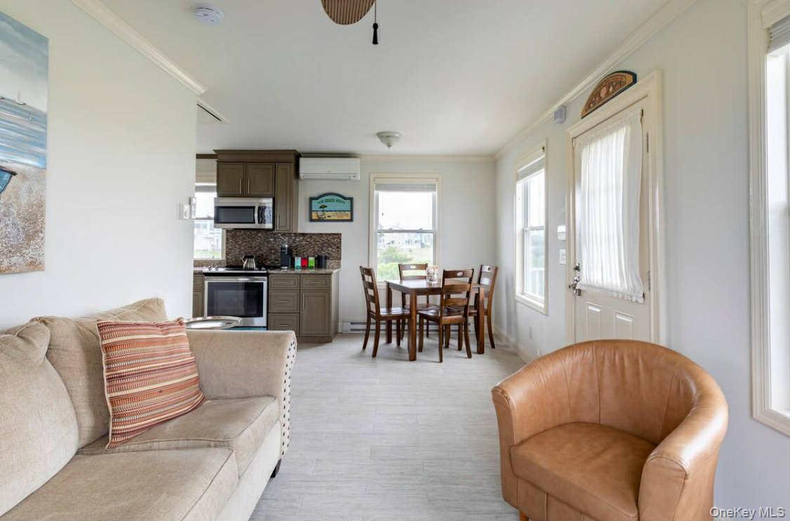 14 Huntington Drive, Mastic Beach, NY 11951