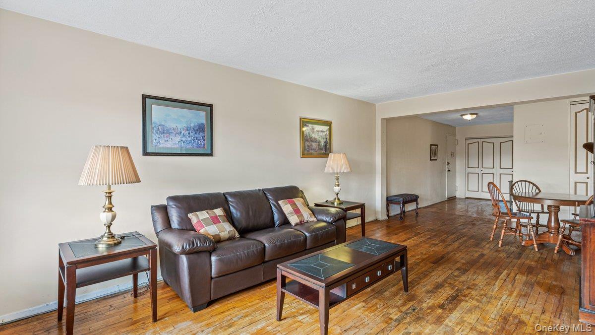 68-20 Selfridge Street # 4K, Forest Hills, NY 11375