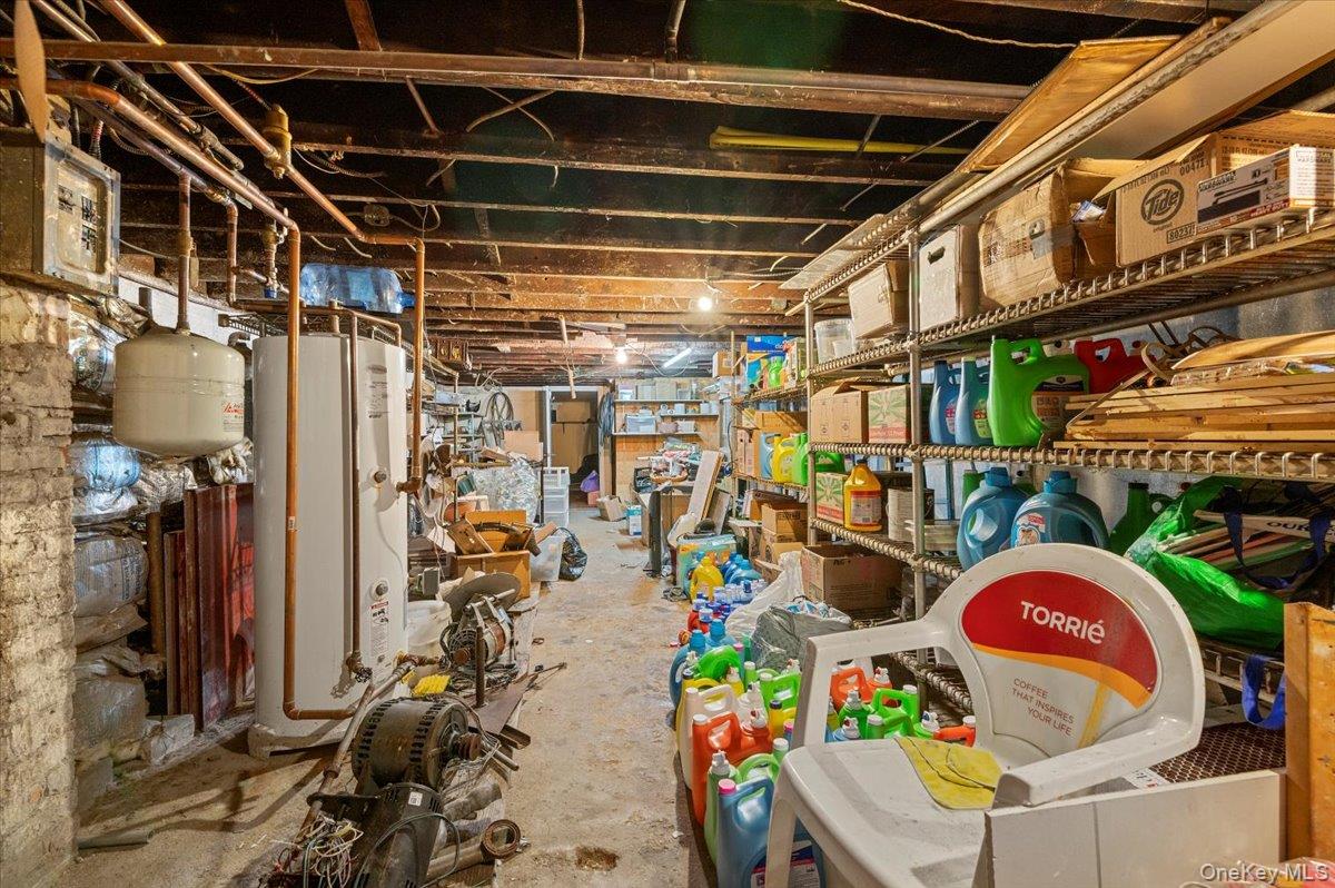 213-215 Mineola Boulevard, Mineola, NY 11501