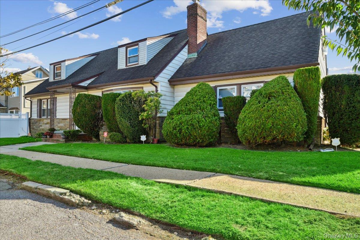 4 E. Carpenter Street, Valley Stream, NY 11580