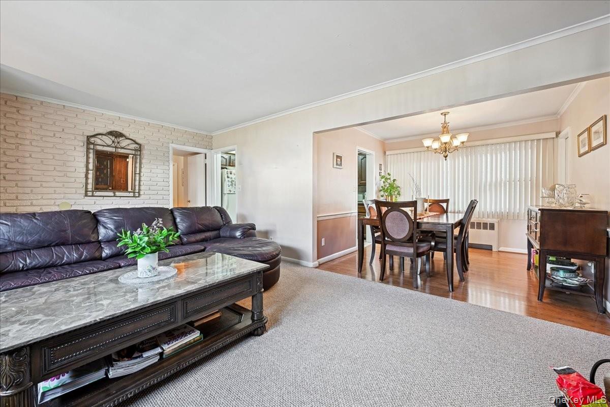 4 E. Carpenter Street, Valley Stream, NY 11580