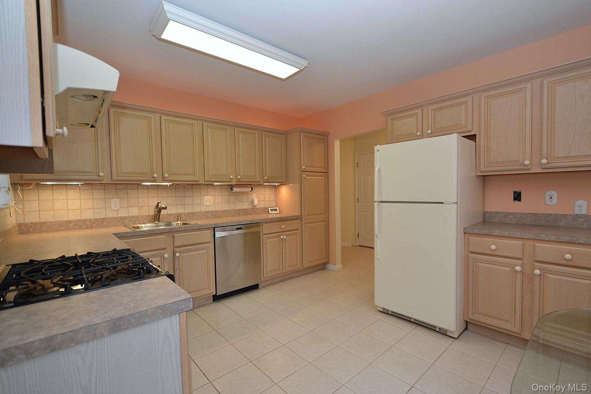 1 Philip Lane, Middle Island, NY 11953