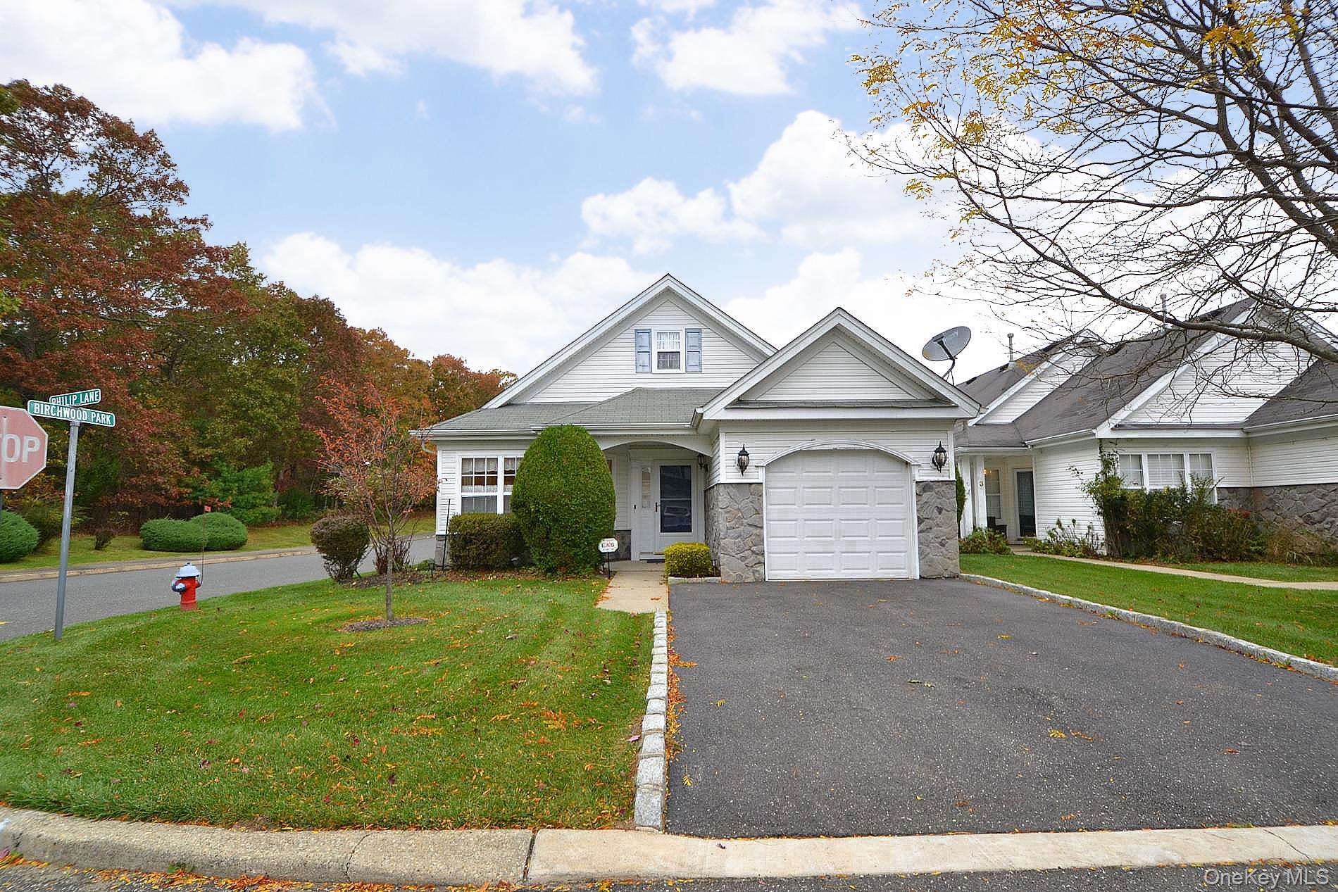 1 Philip Lane, Middle Island, NY 11953