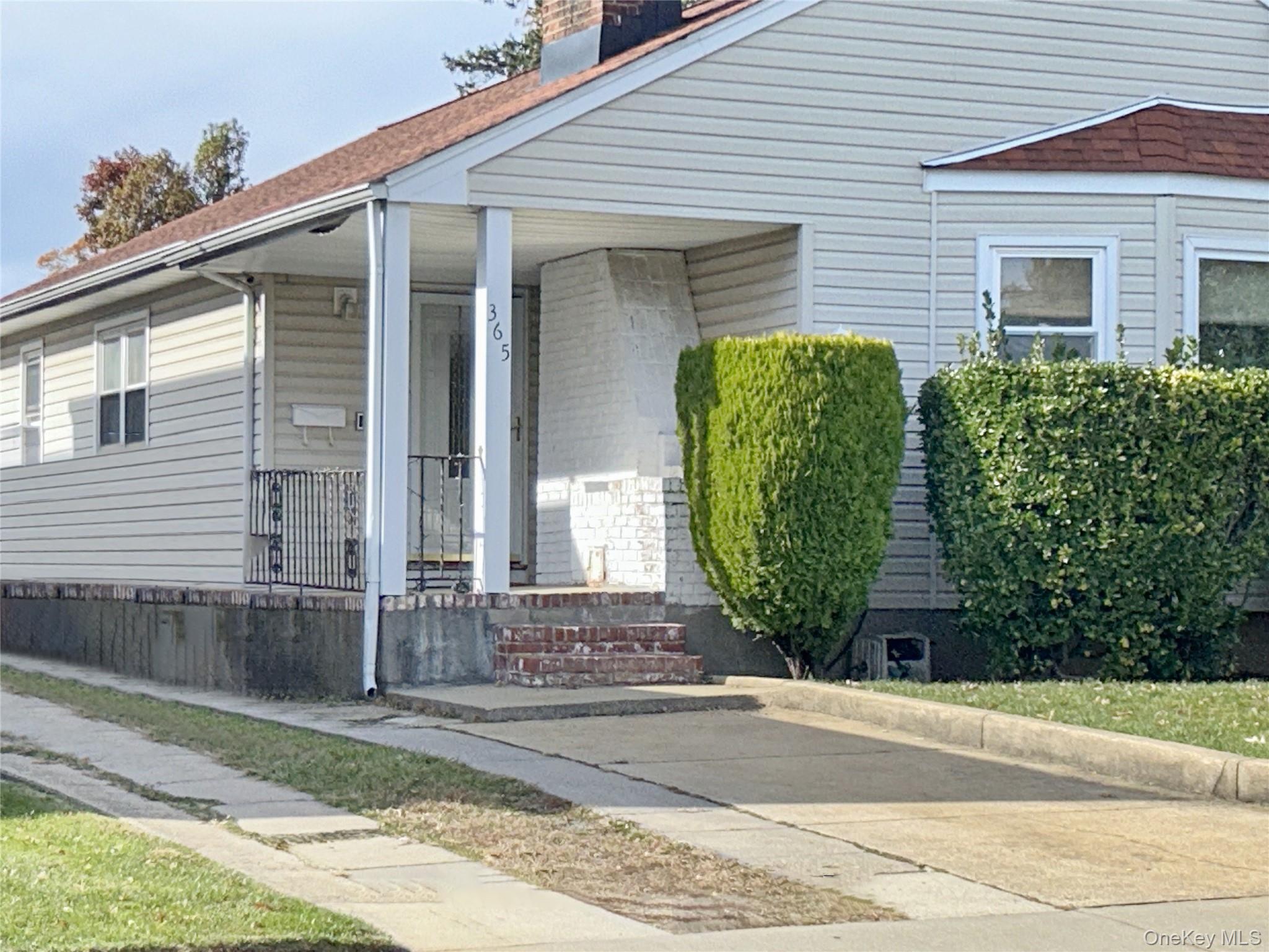 365 Wallace Street, Freeport, NY 11520