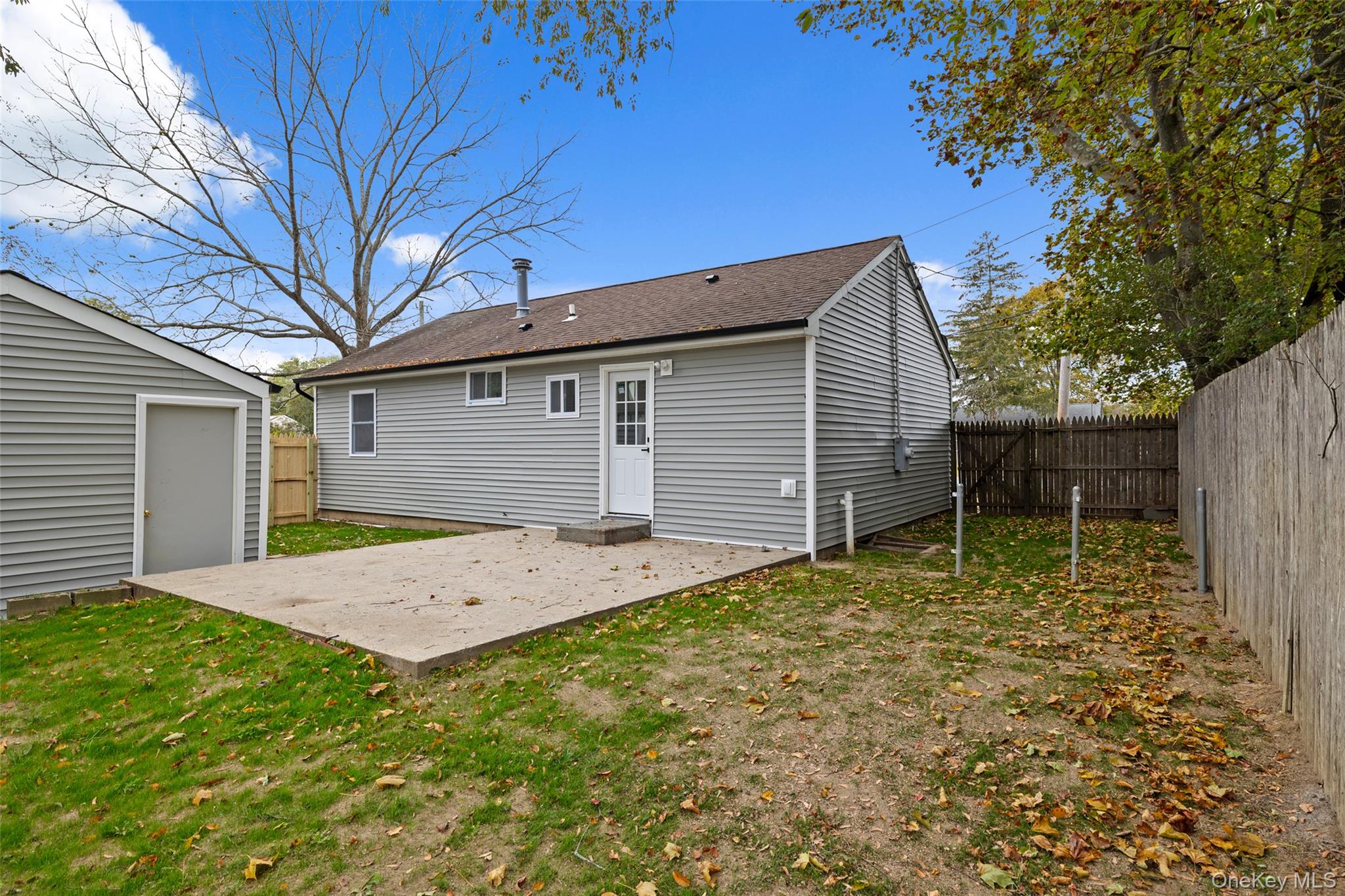 803 Meade Avenue, Bellport, NY 11713