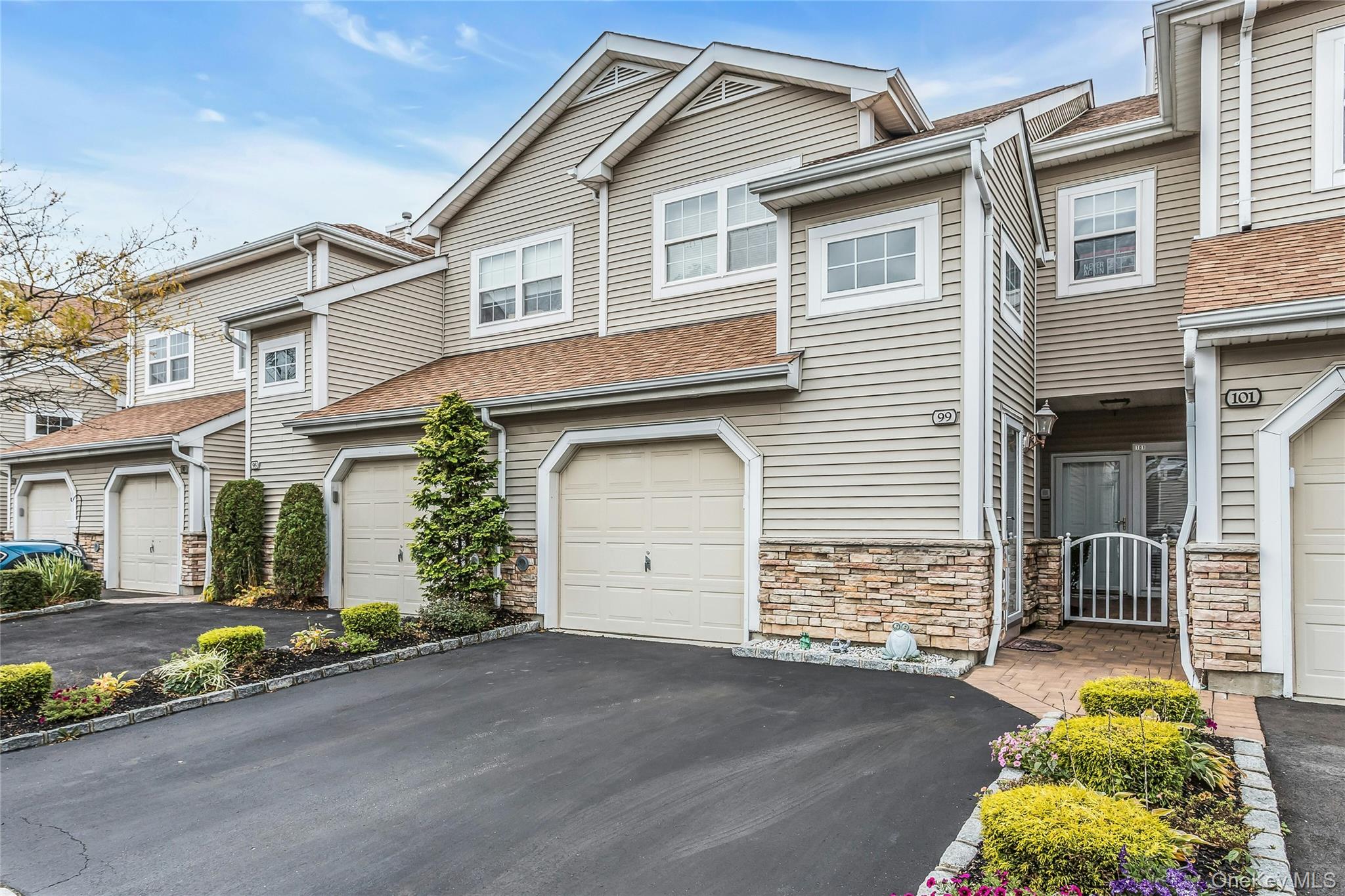 99 Carriage Lane # 80A, Plainview, NY 11803