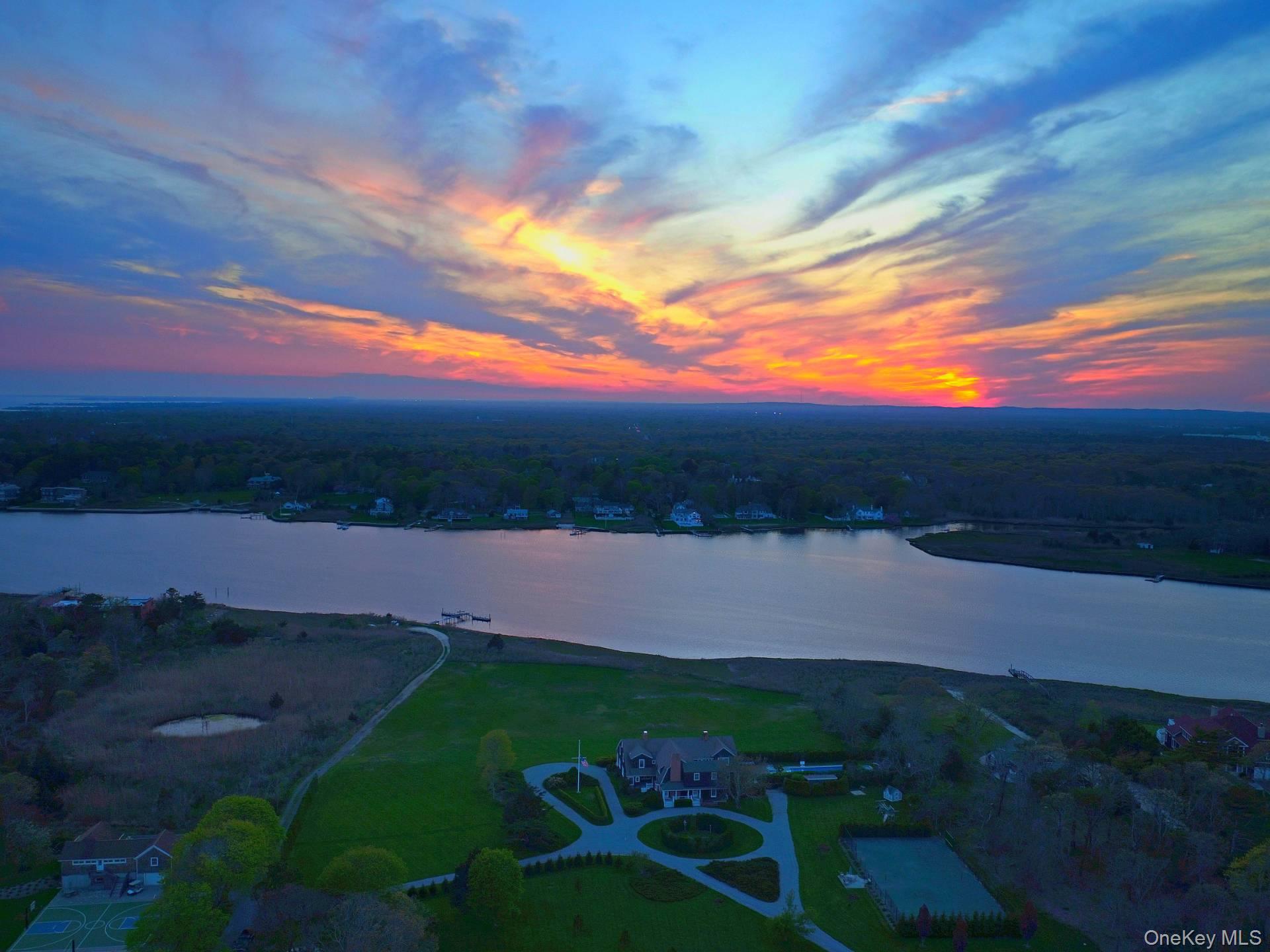 4 Sandacres Lane, Quogue, NY 11959