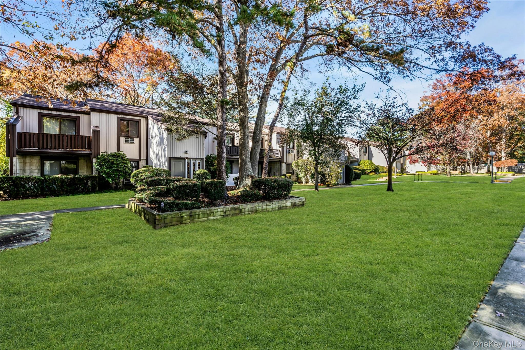 99 Richmond Boulevard # 4B, Ronkonkoma, NY 11779