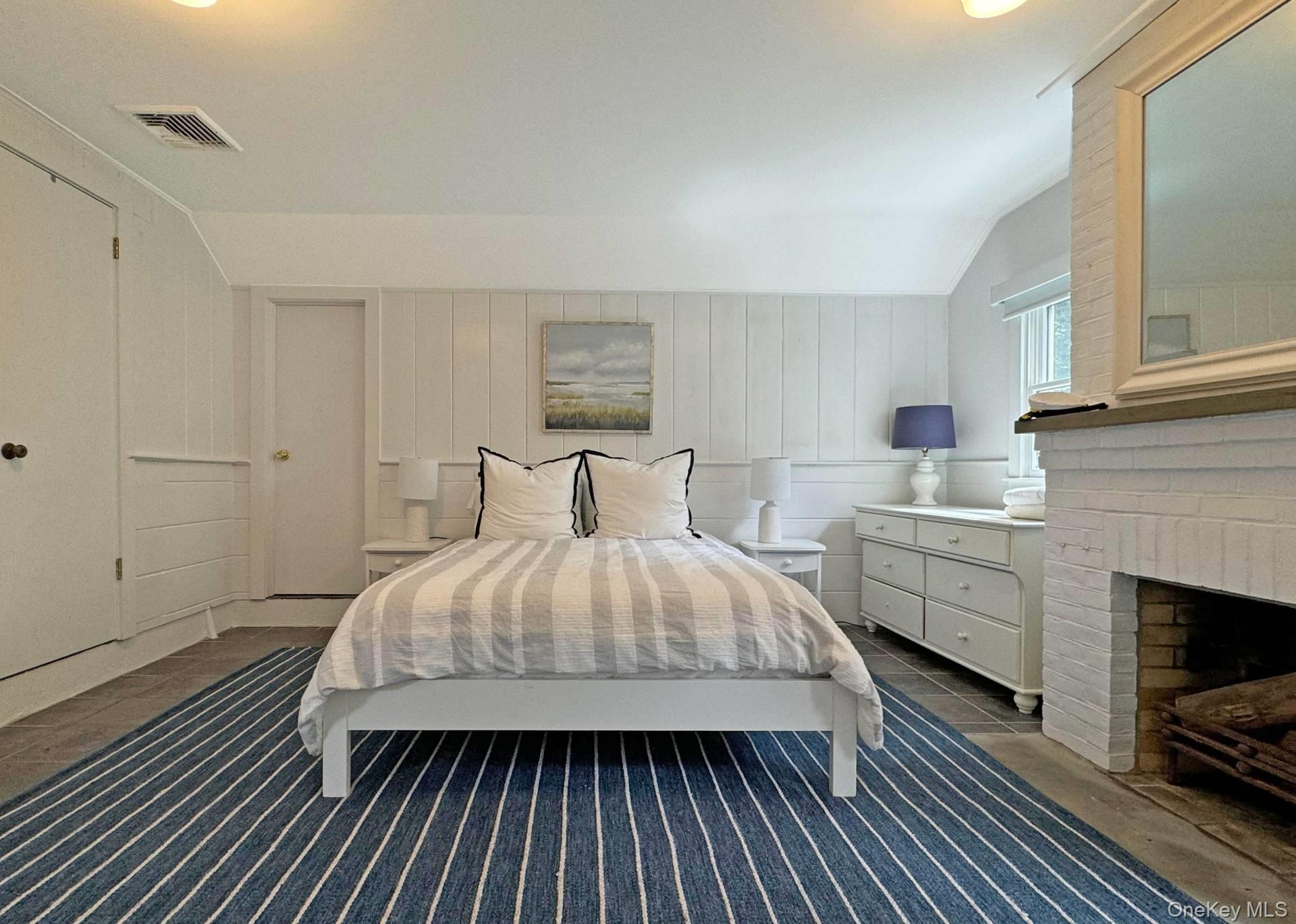 4 Sandacres Lane, Quogue, NY 11959