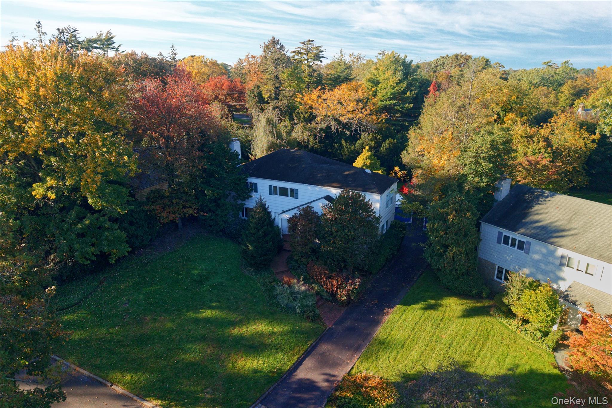 25 Hilltop Drive W, Great Neck, NY 11021