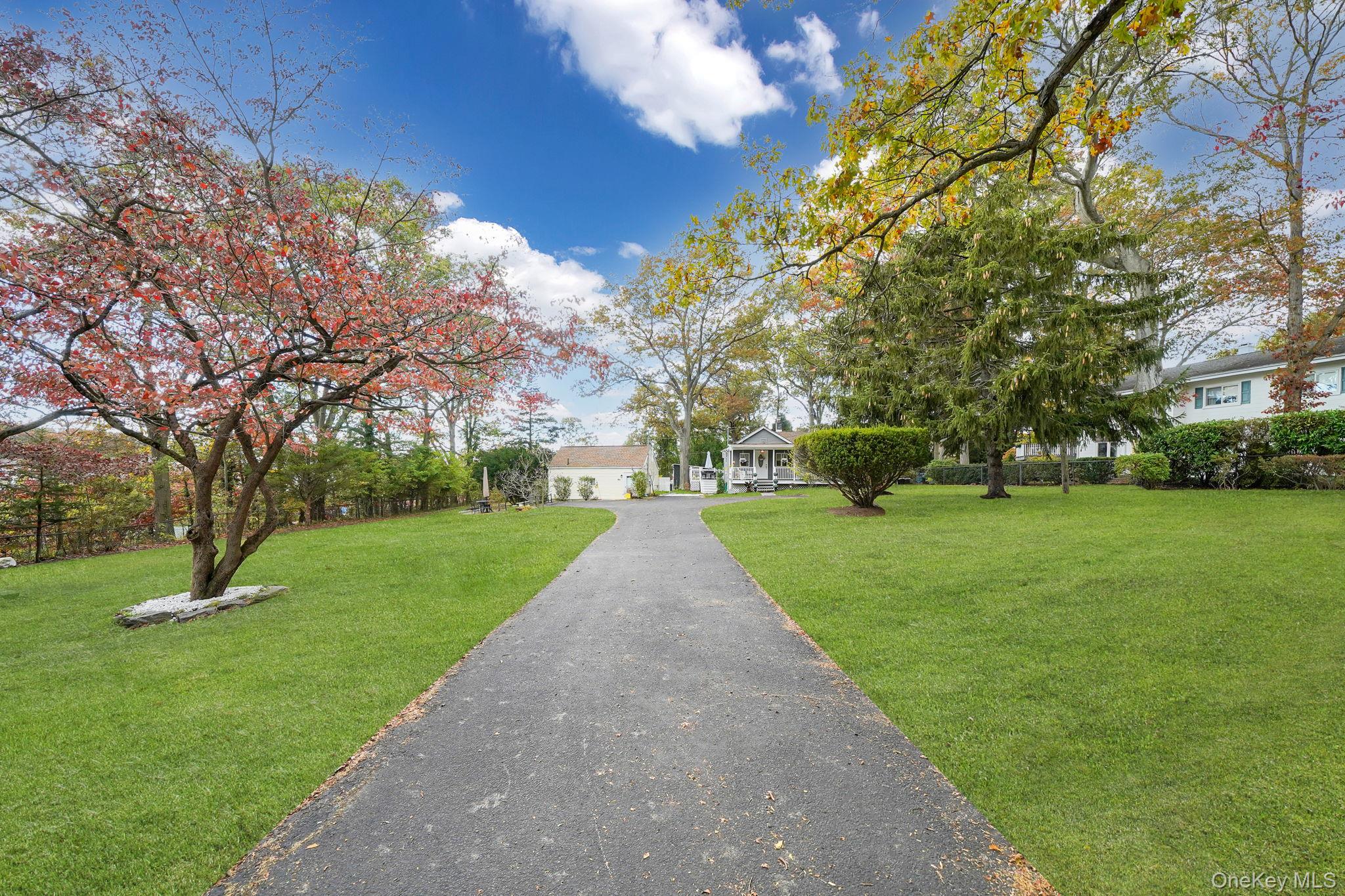 10 Siracusa Boulevard, Smithtown, NY 11787