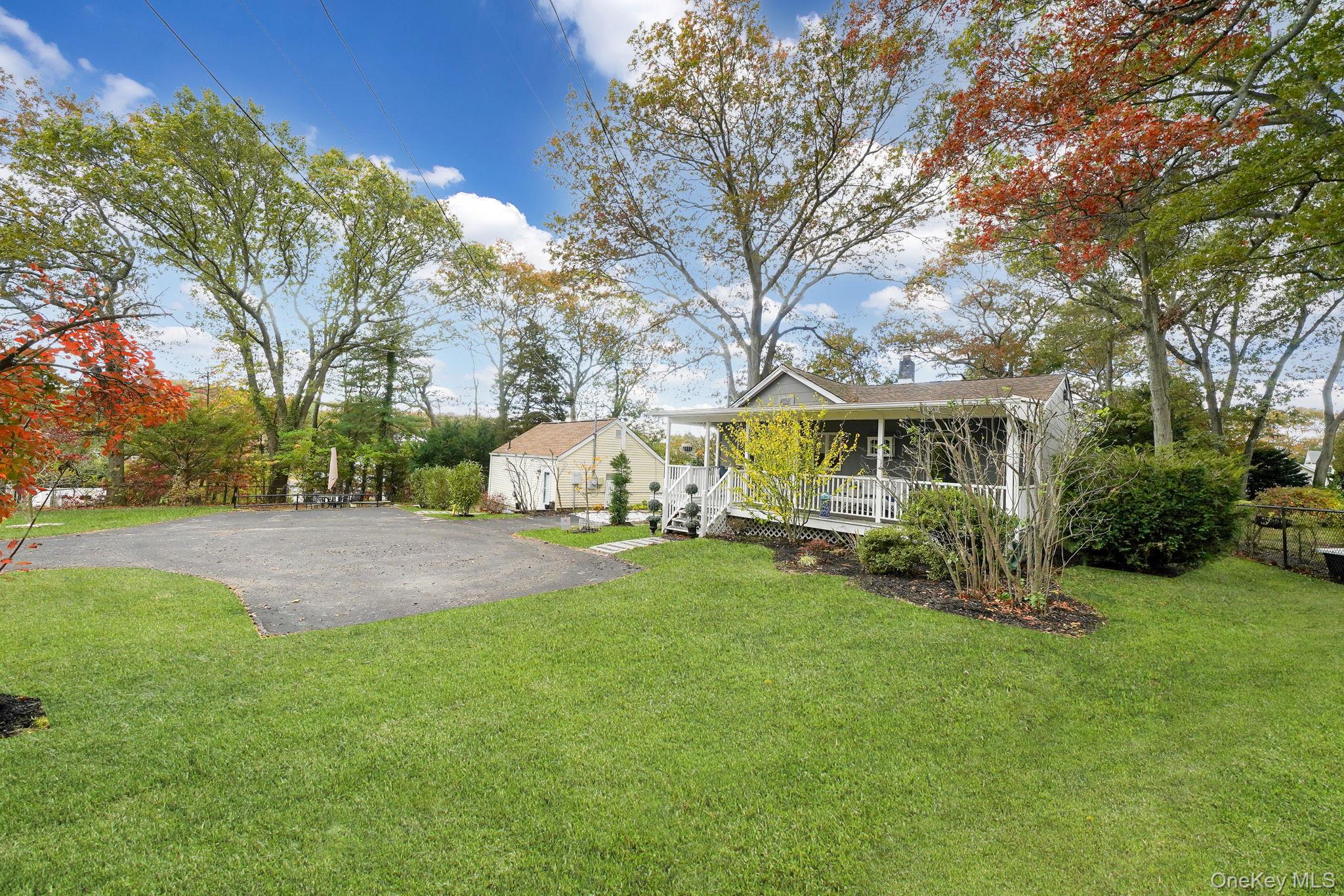 10 Siracusa Boulevard, Smithtown, NY 11787