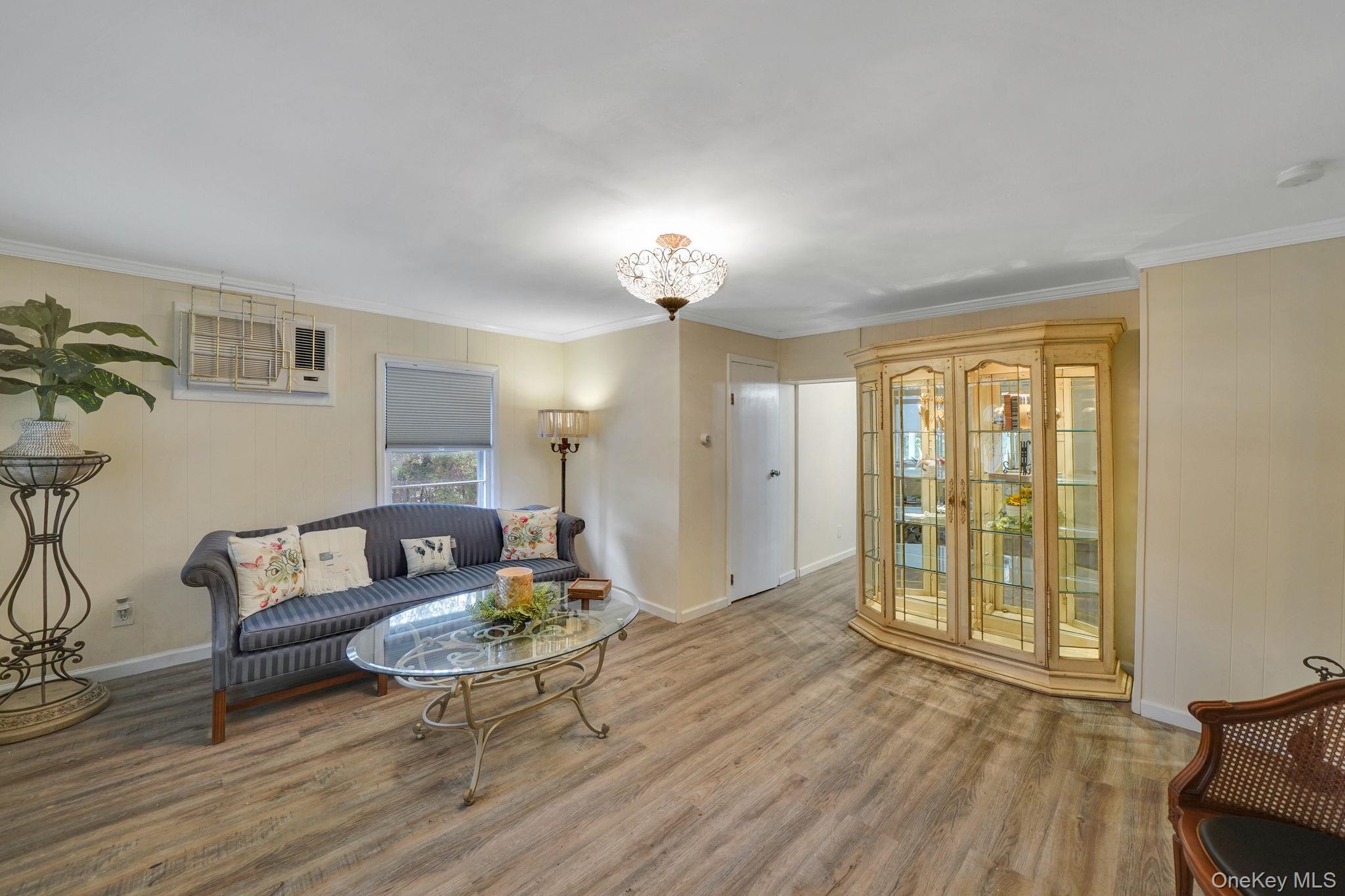 10 Siracusa Boulevard, Smithtown, NY 11787