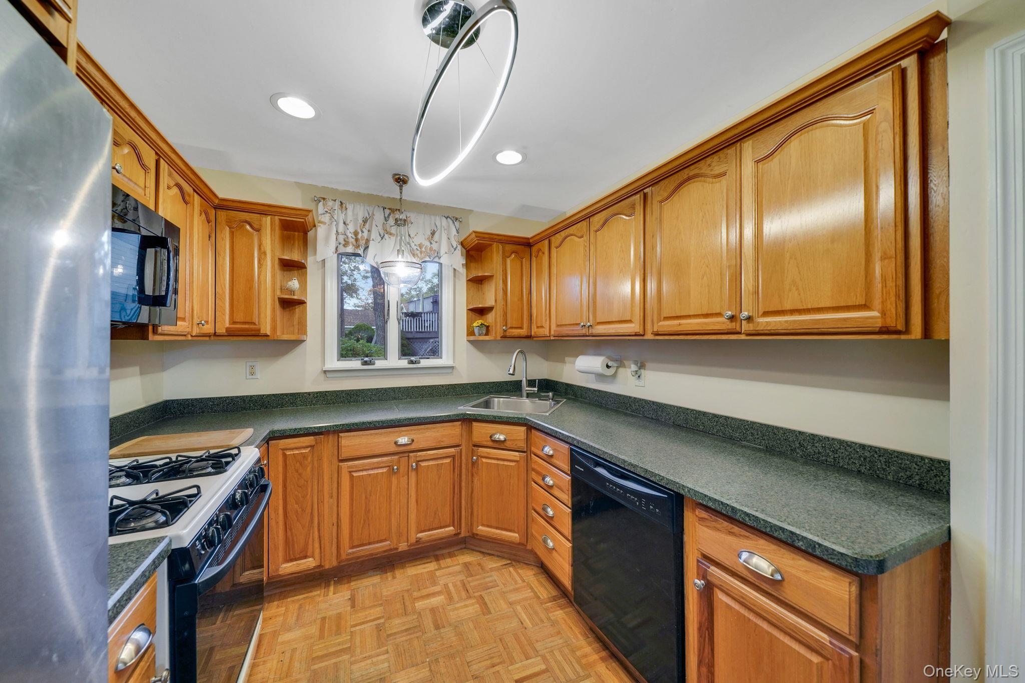 10 Siracusa Boulevard, Smithtown, NY 11787