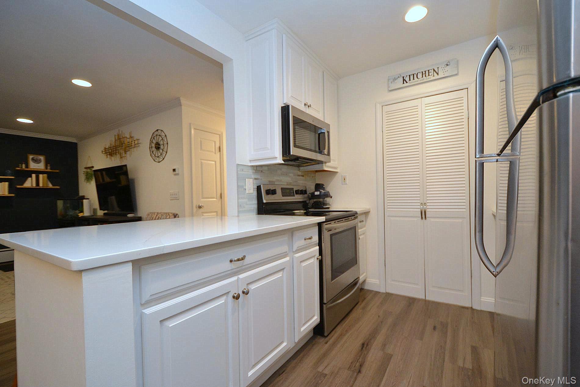 103 Richmond Boulevard # 3A, Ronkonkoma, NY 11779