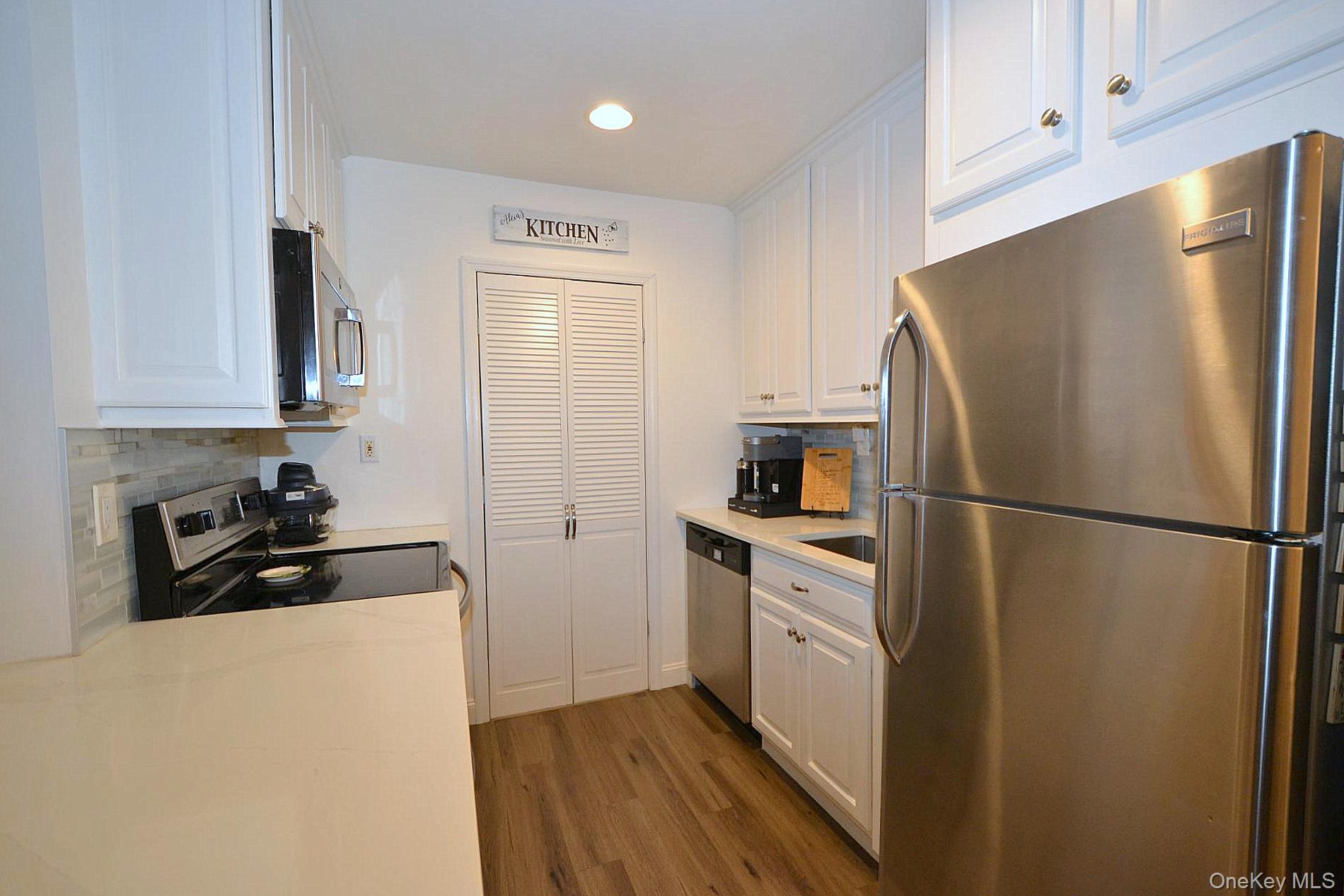 103 Richmond Boulevard # 3A, Ronkonkoma, NY 11779