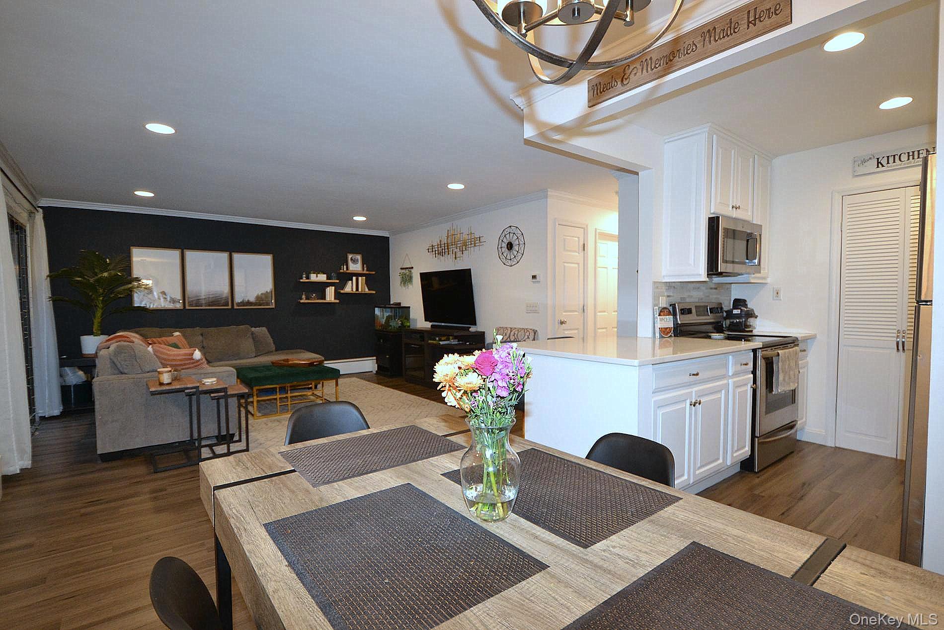 103 Richmond Boulevard # 3A, Ronkonkoma, NY 11779