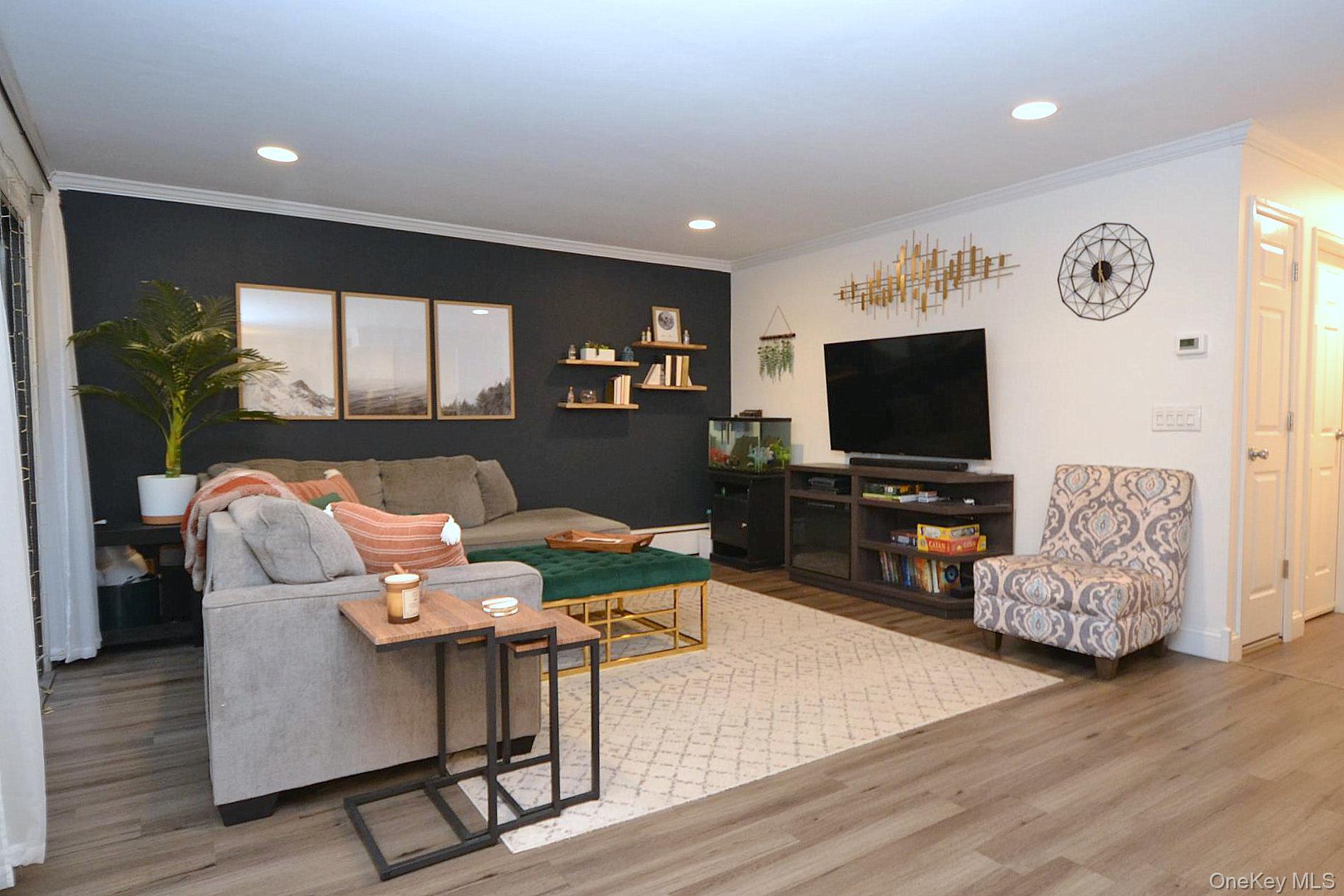 103 Richmond Boulevard # 3A, Ronkonkoma, NY 11779