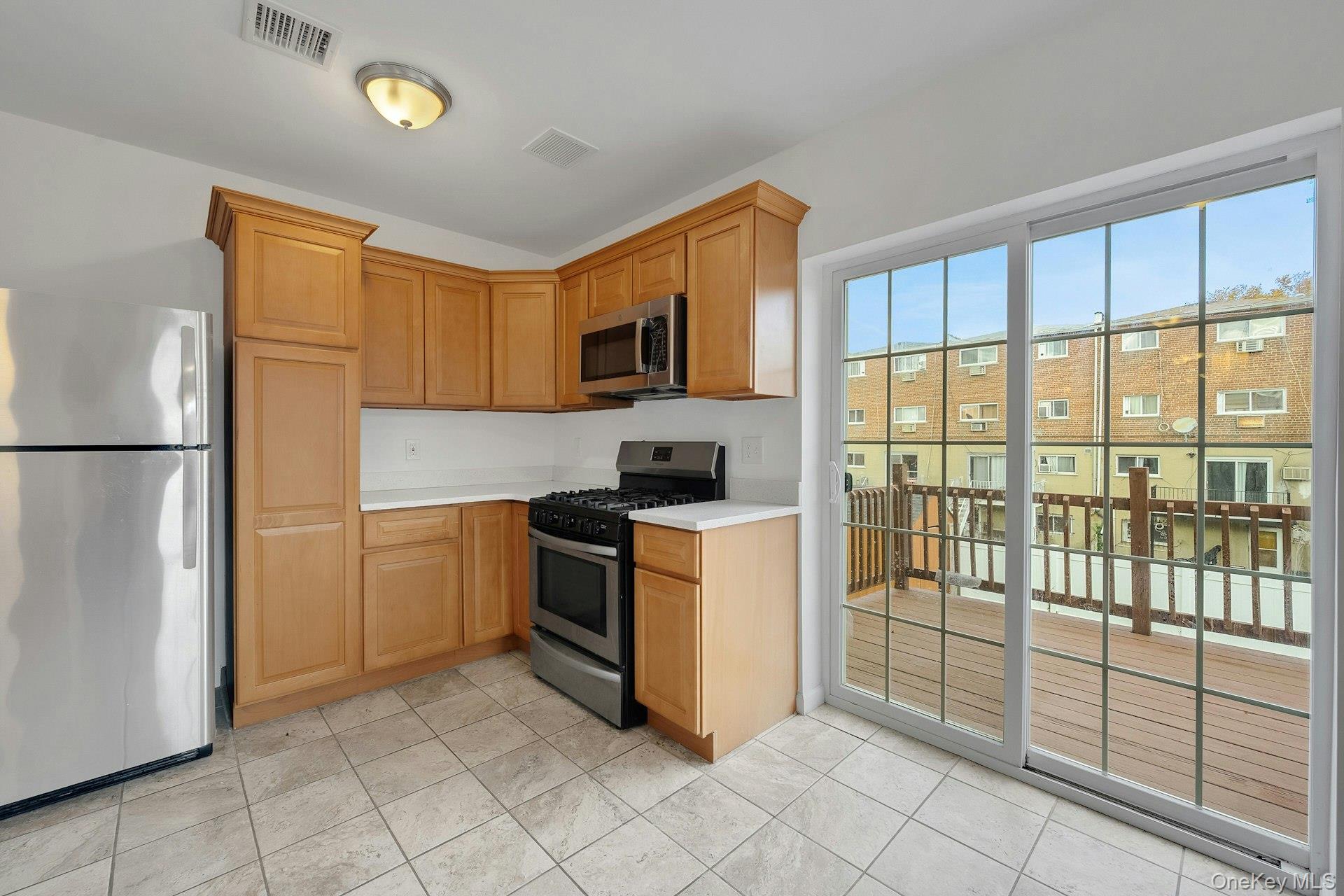 820 Hollywood Avenue, Bronx, NY 10465