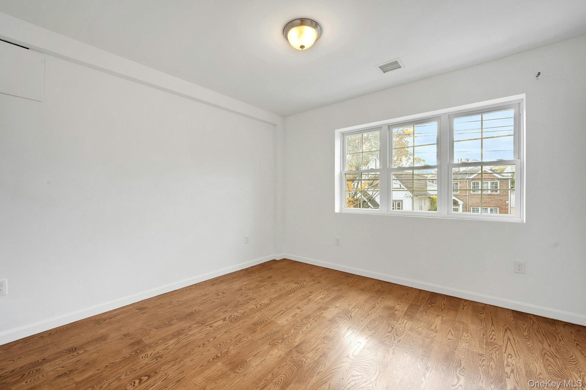 820 Hollywood Avenue, Bronx, NY 10465