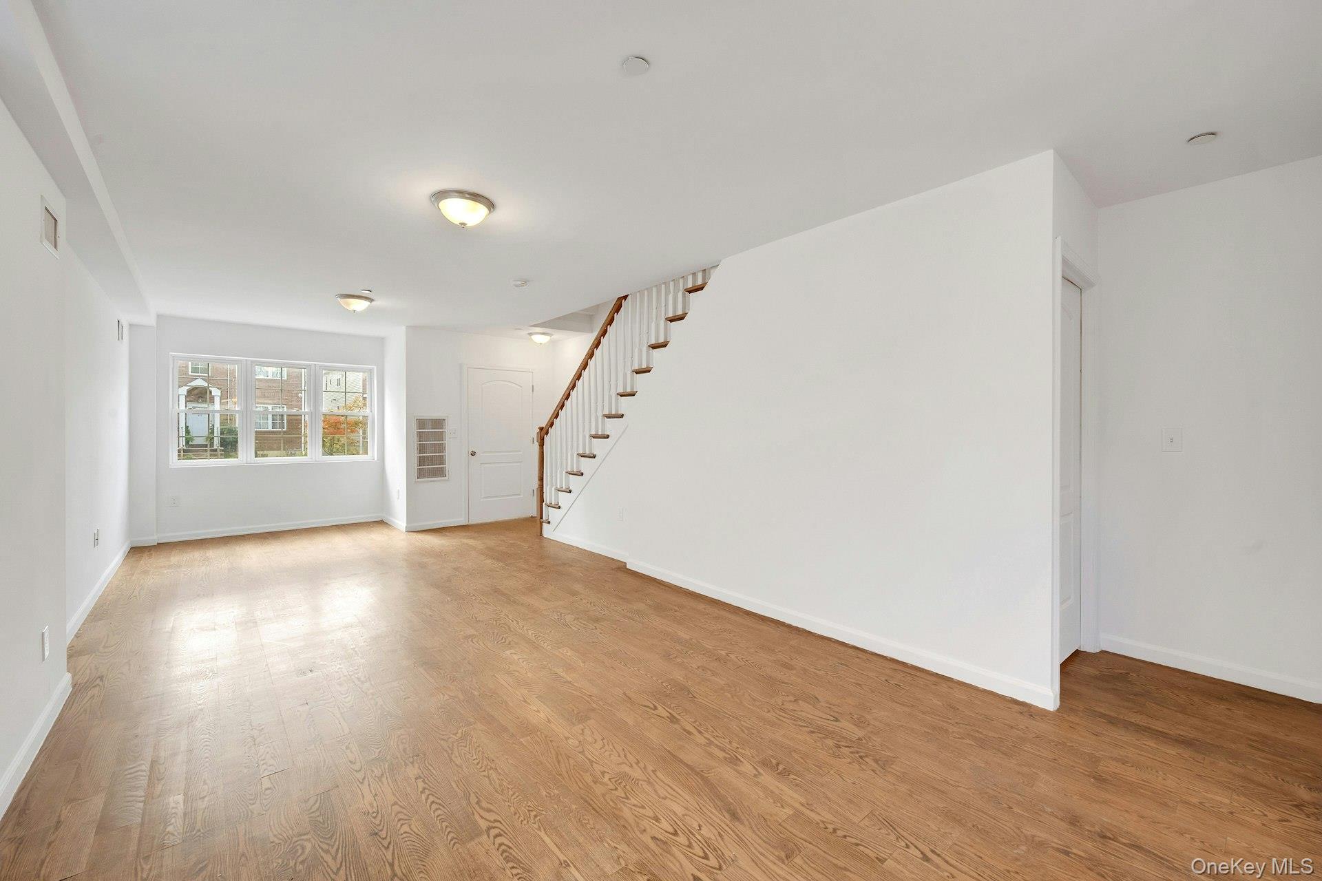 820 Hollywood Avenue, Bronx, NY 10465