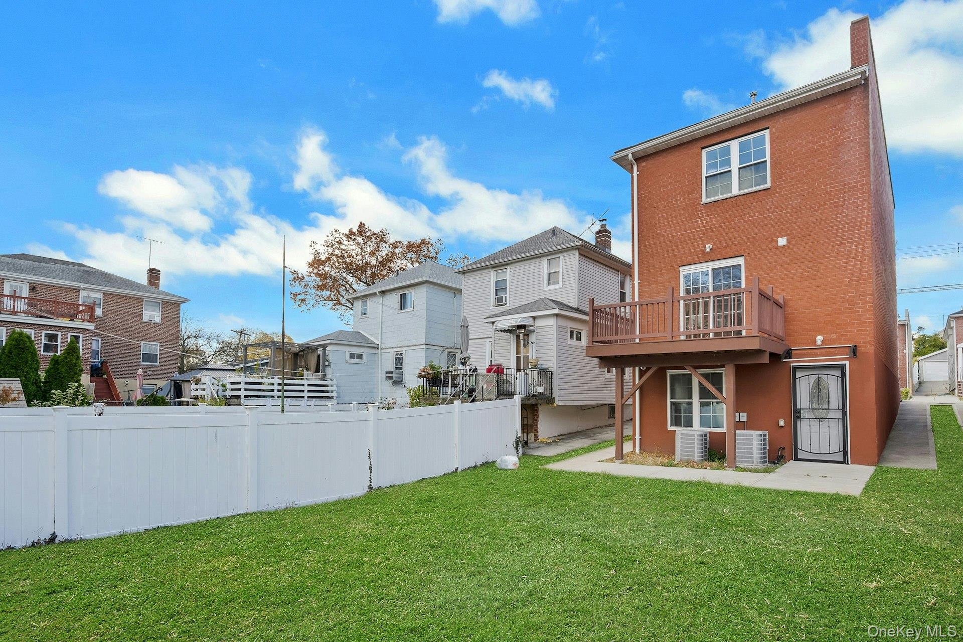 820 Hollywood Avenue, Bronx, NY 10465