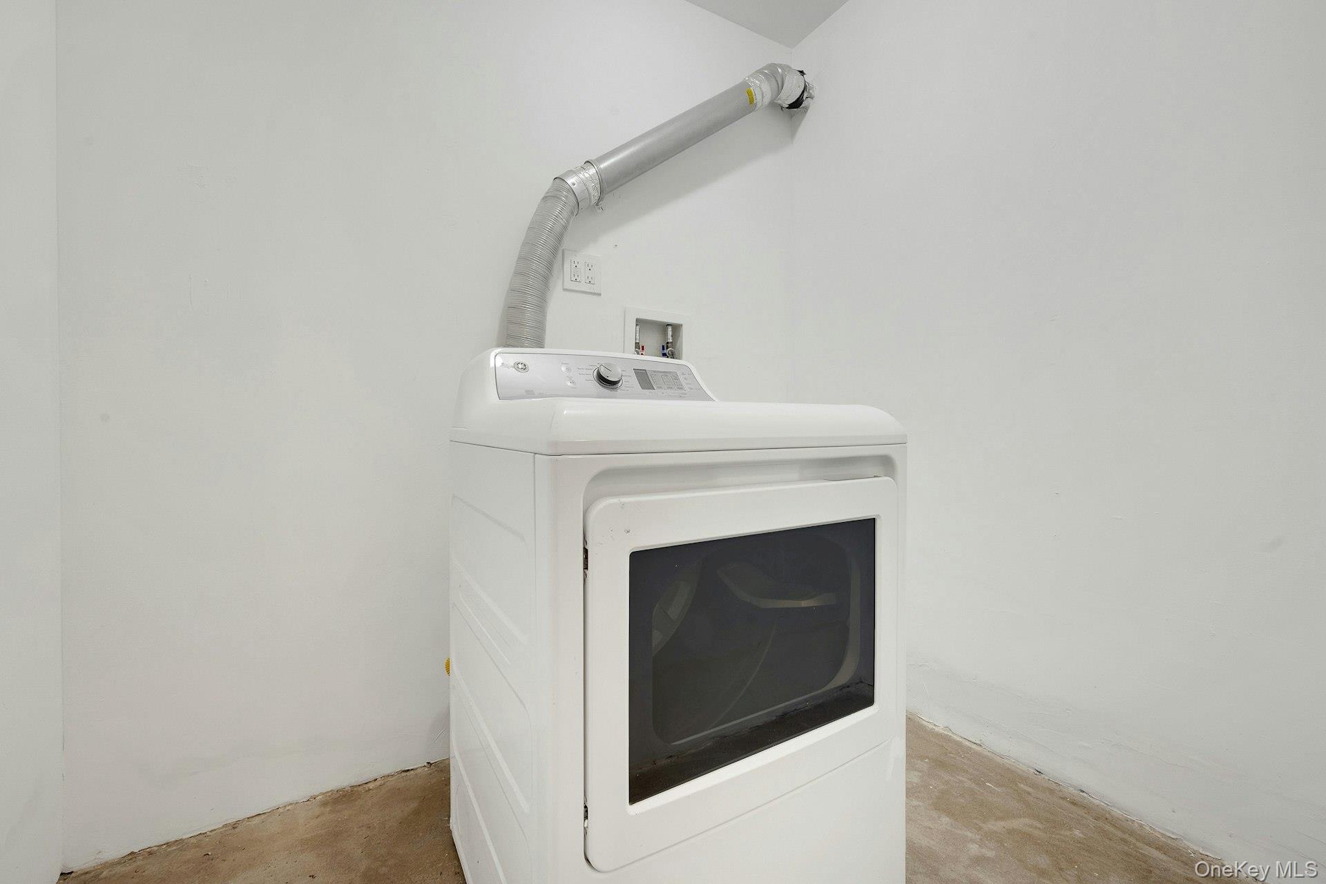 820 Hollywood Avenue, Bronx, NY 10465