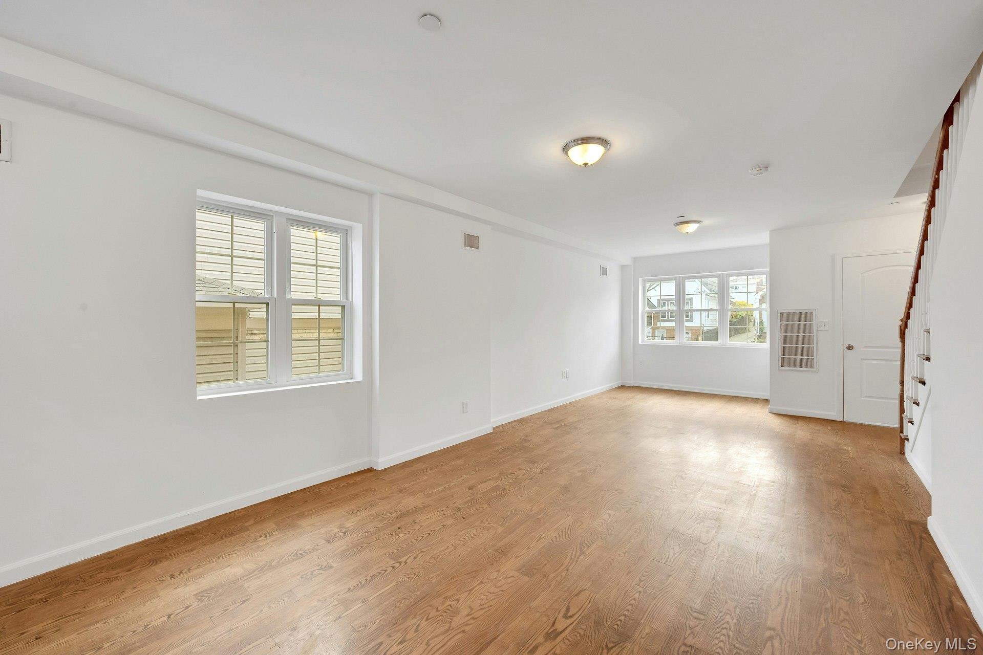 820 Hollywood Avenue, Bronx, NY 10465