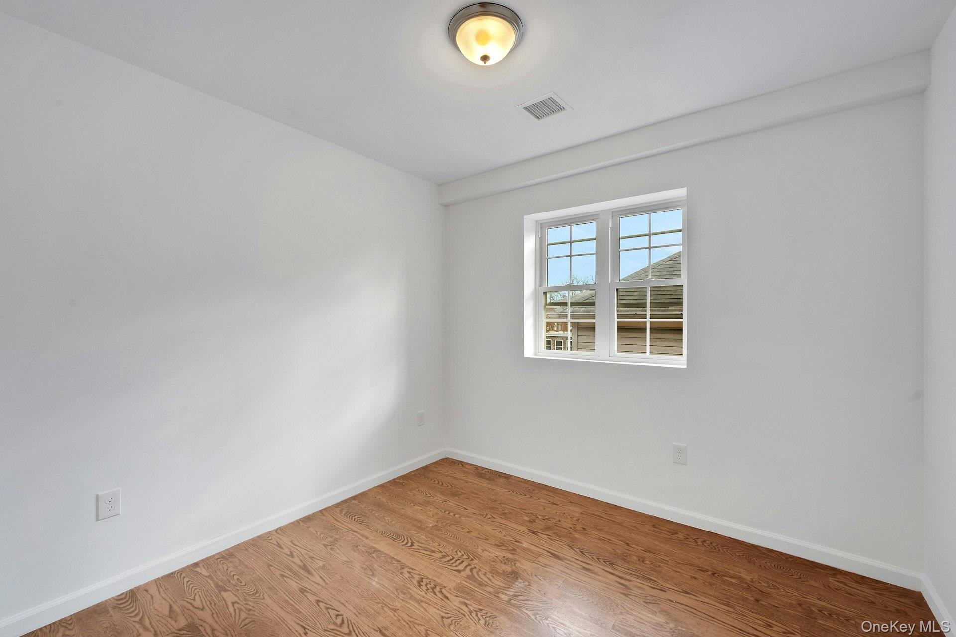 820 Hollywood Avenue, Bronx, NY 10465