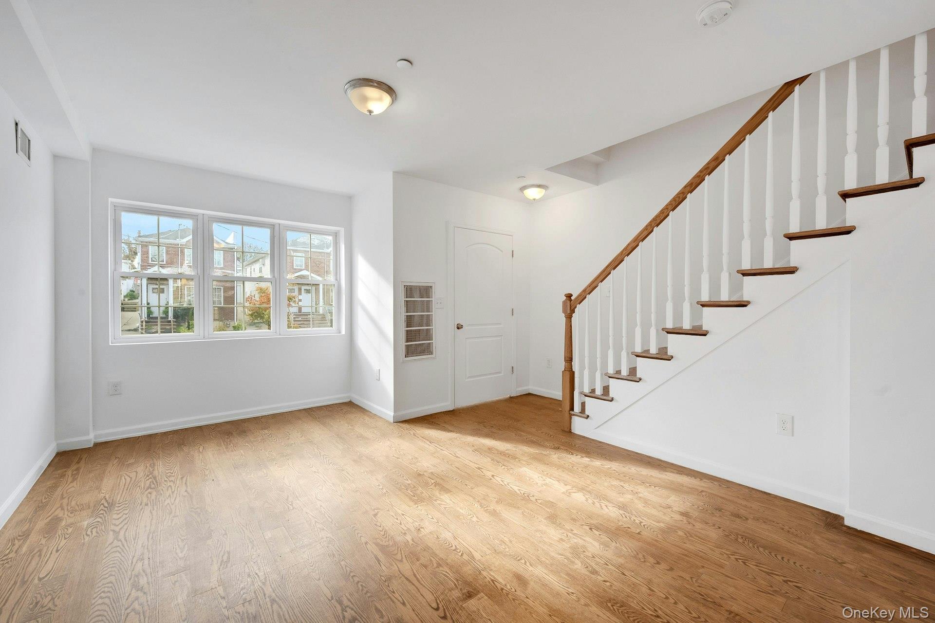 820 Hollywood Avenue, Bronx, NY 10465