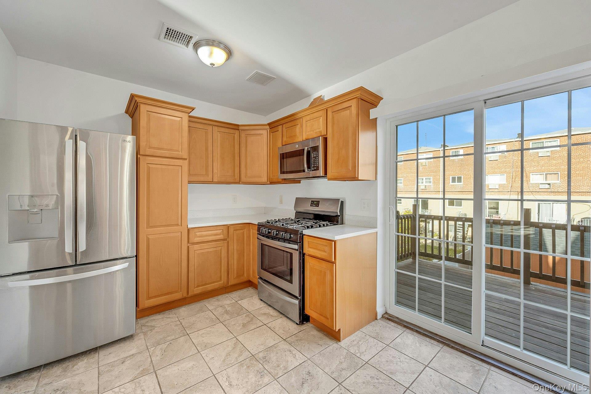 822 Hollywood Avenue, Bronx, NY 10465