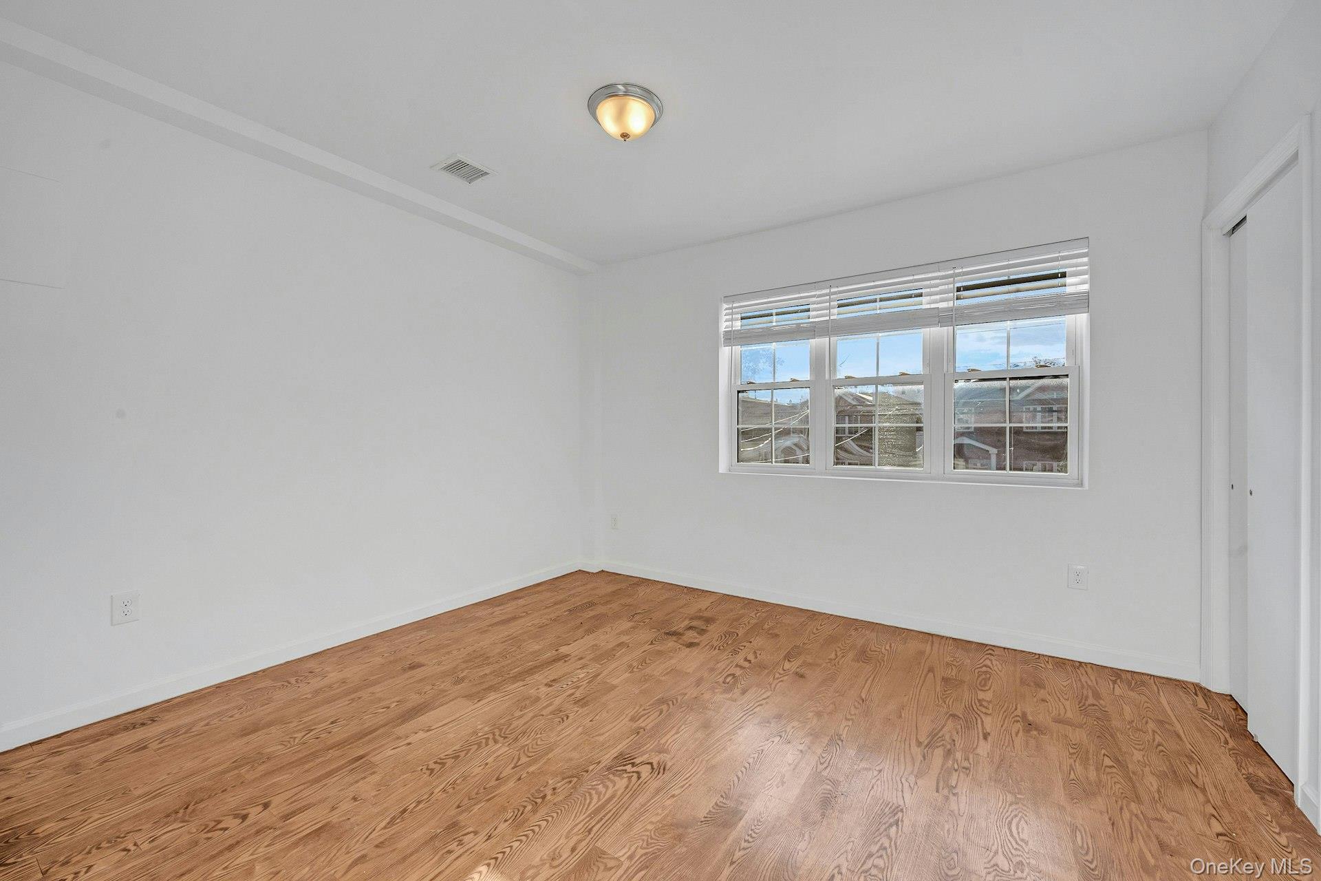 822 Hollywood Avenue, Bronx, NY 10465